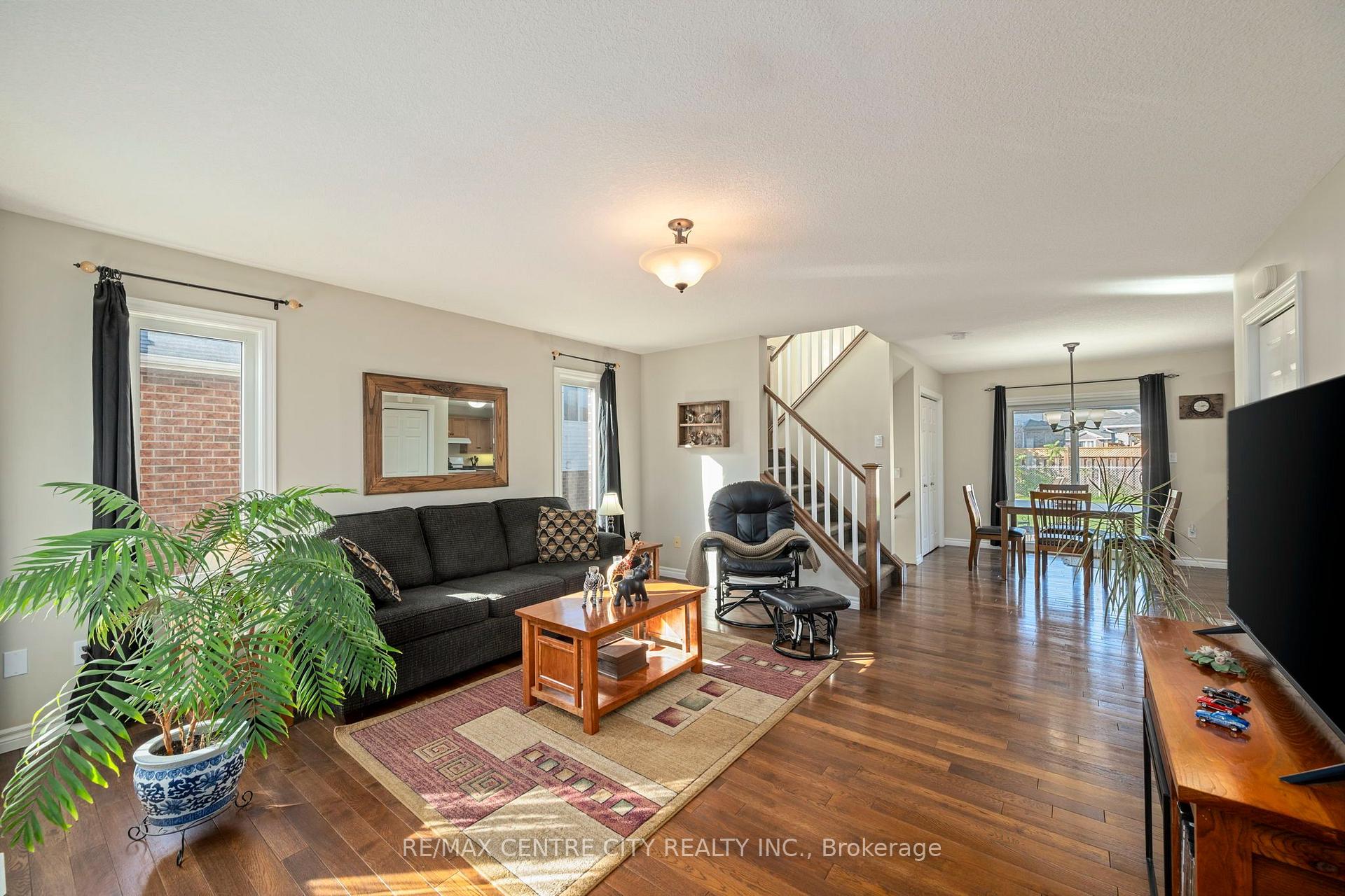 Photo 7 of 52 Pine Valley Drive, St. Thomas — HOMEH