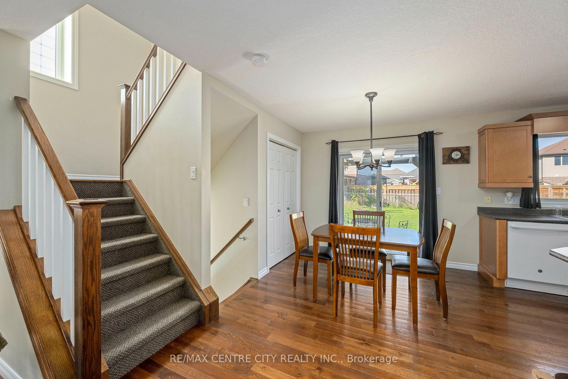 Photo 10 of 52 Pine Valley Drive, St. Thomas — HOMEH