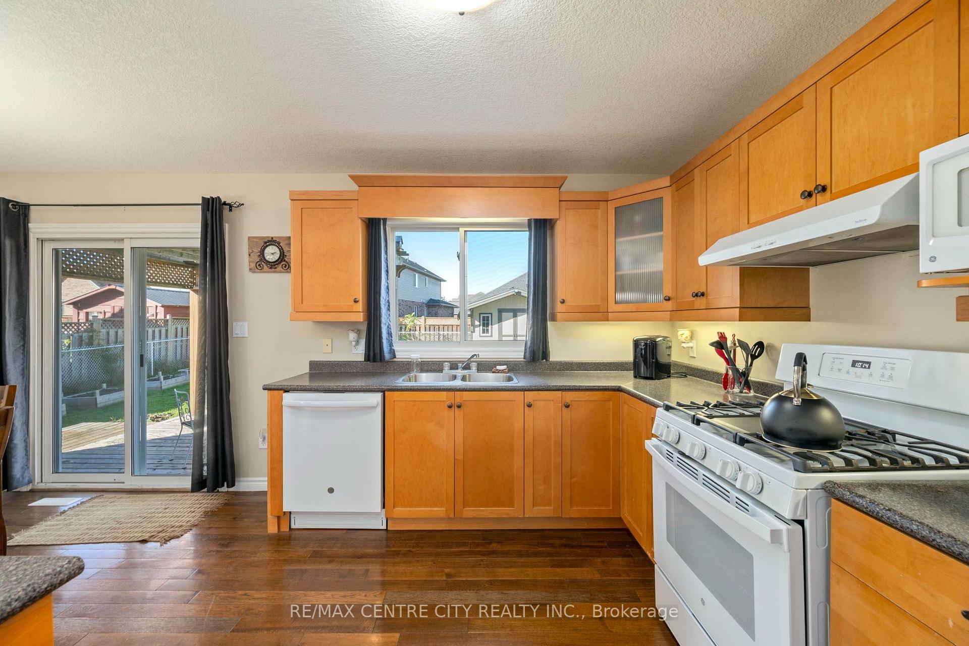 Photo 13 of 52 Pine Valley Drive, St. Thomas — HOMEH