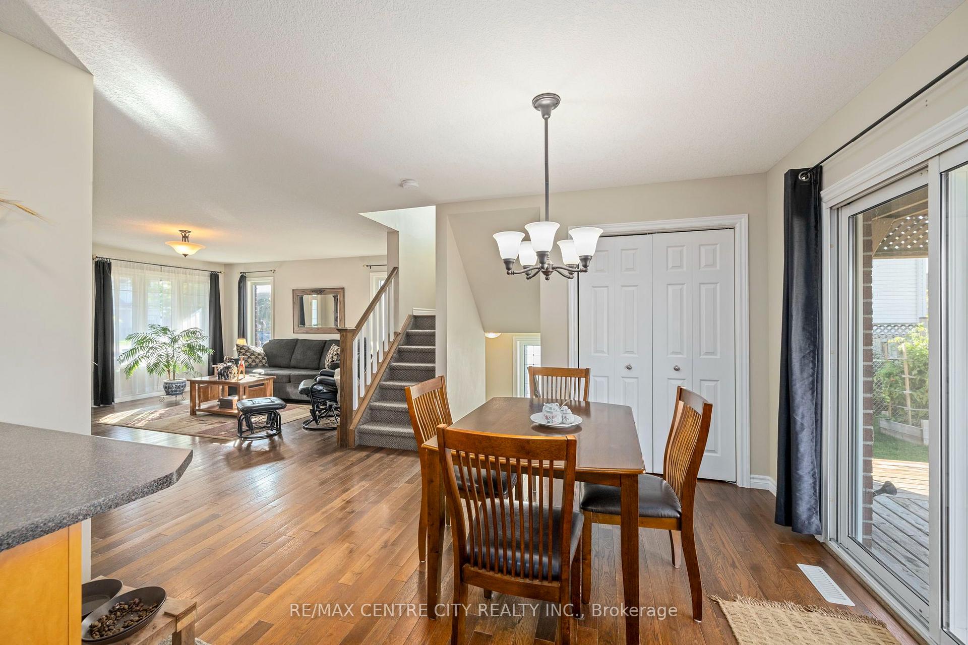 Photo 14 of 52 Pine Valley Drive, St. Thomas — HOMEH