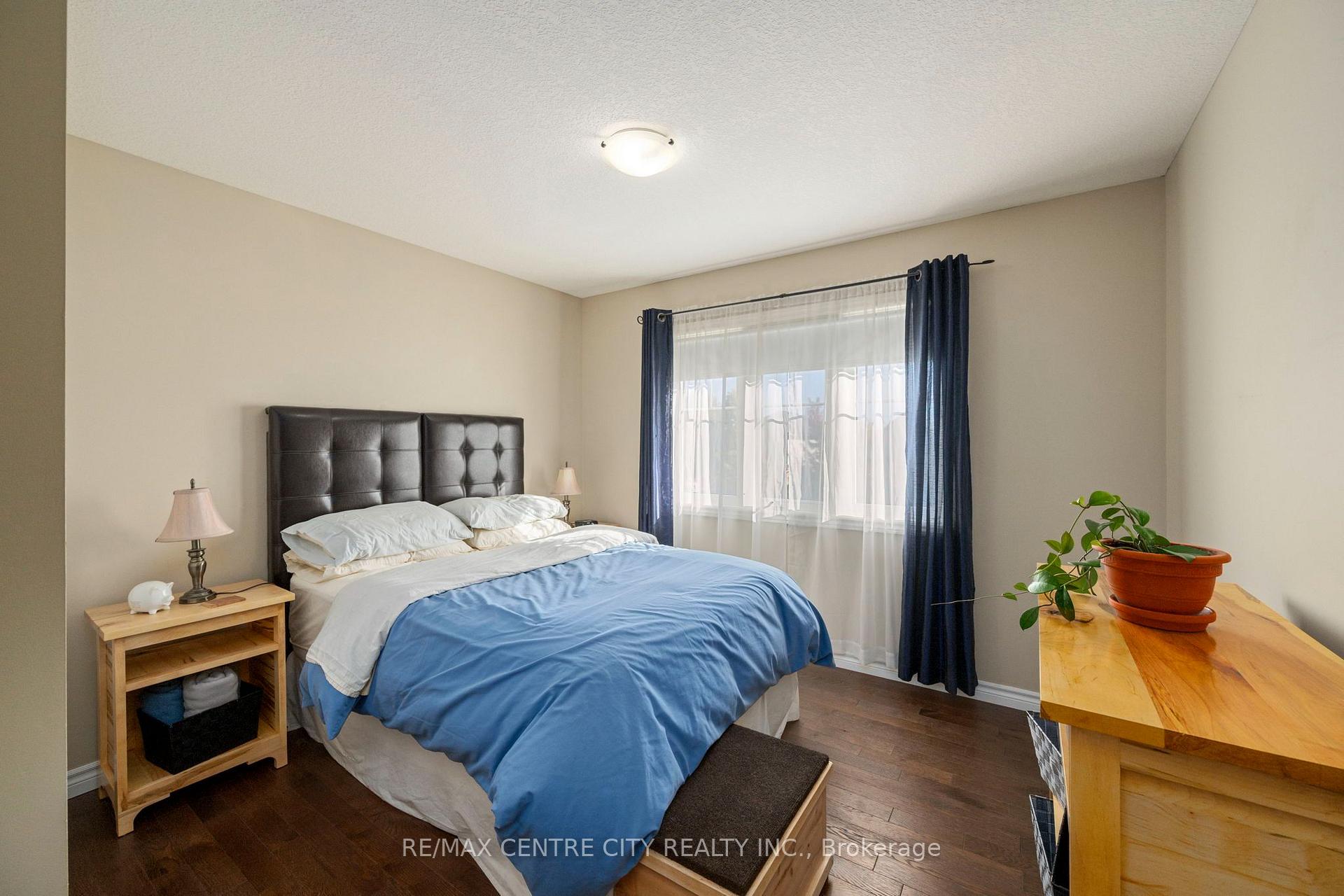 Photo 19 of 52 Pine Valley Drive, St. Thomas — HOMEH