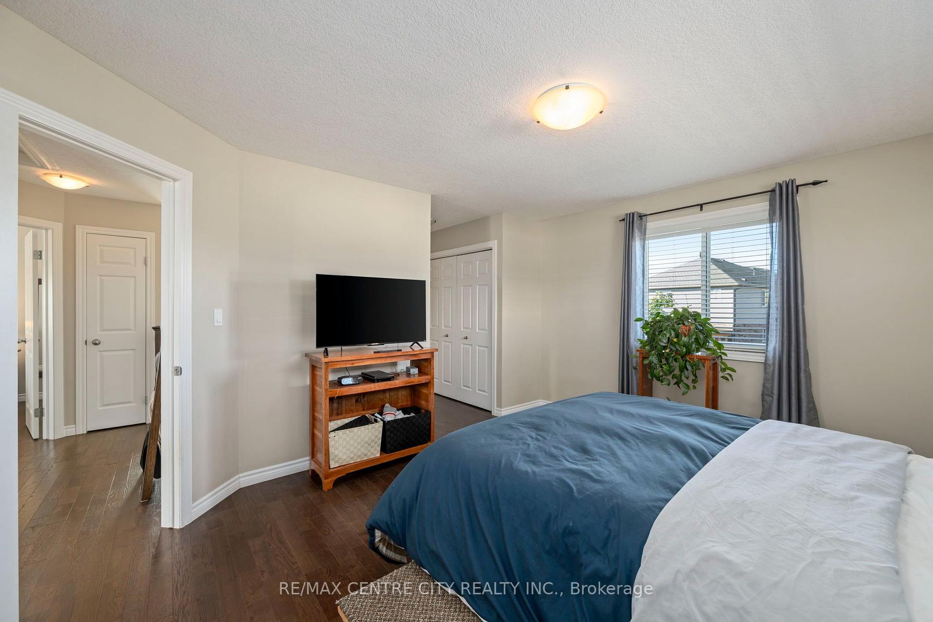 Photo 22 of 52 Pine Valley Drive, St. Thomas — HOMEH