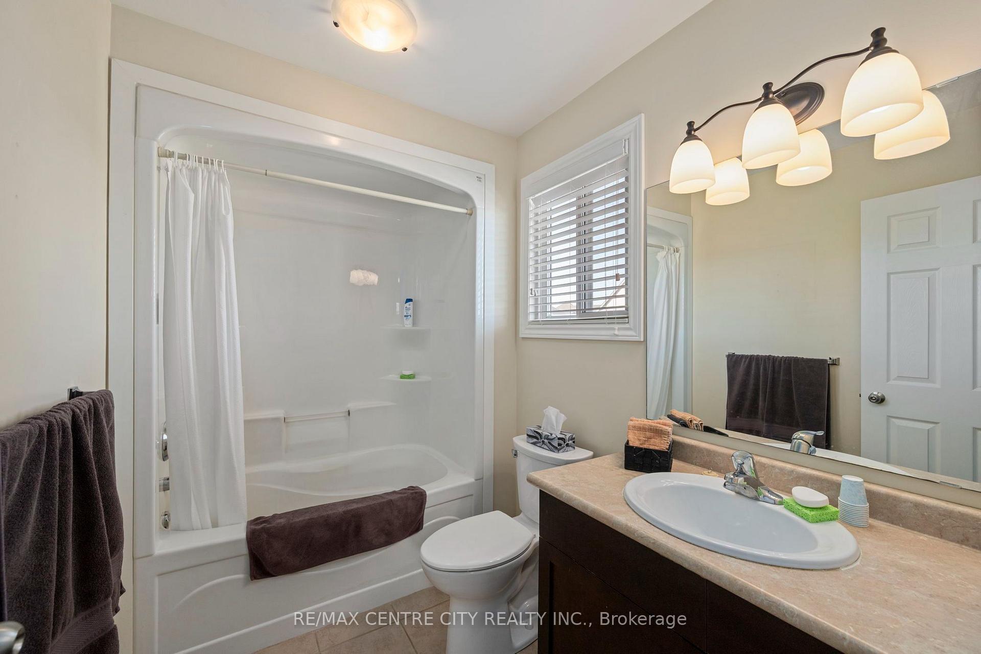 Photo 24 of 52 Pine Valley Drive, St. Thomas — HOMEH