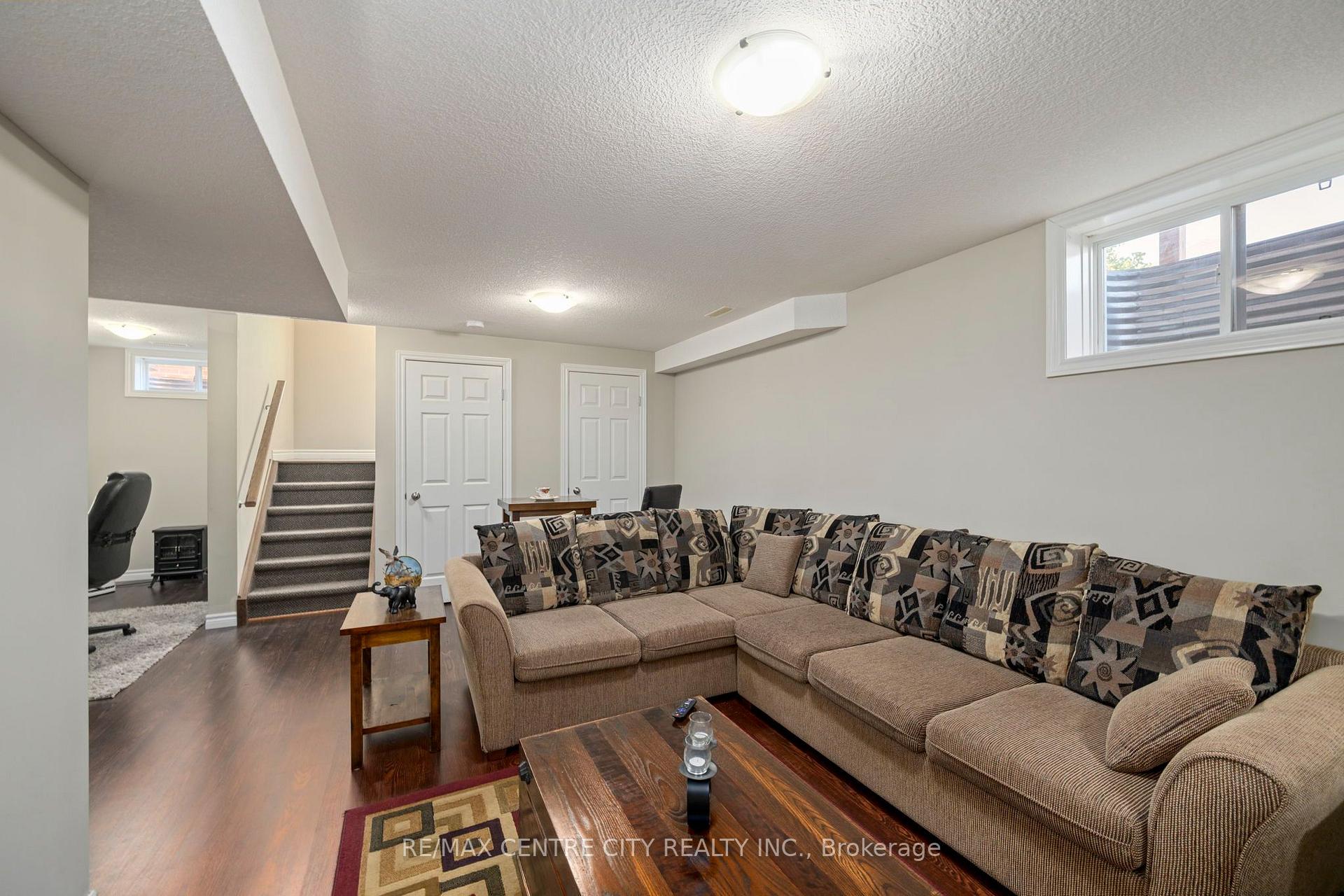 Photo 27 of 52 Pine Valley Drive, St. Thomas — HOMEH
