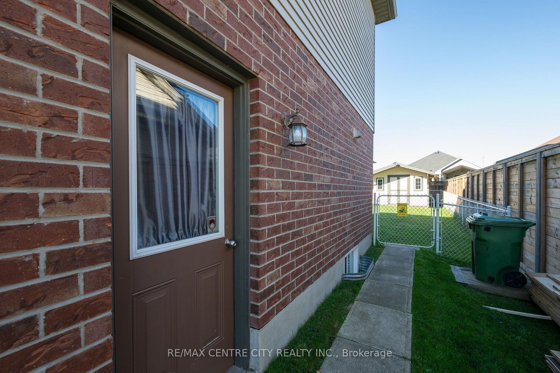 Photo 32 of 52 Pine Valley Drive, St. Thomas — HOMEH