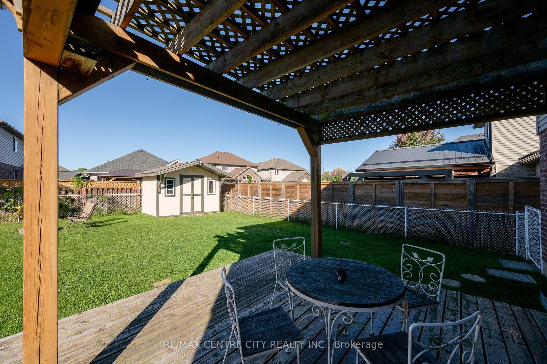 Photo 34 of 52 Pine Valley Drive, St. Thomas — HOMEH
