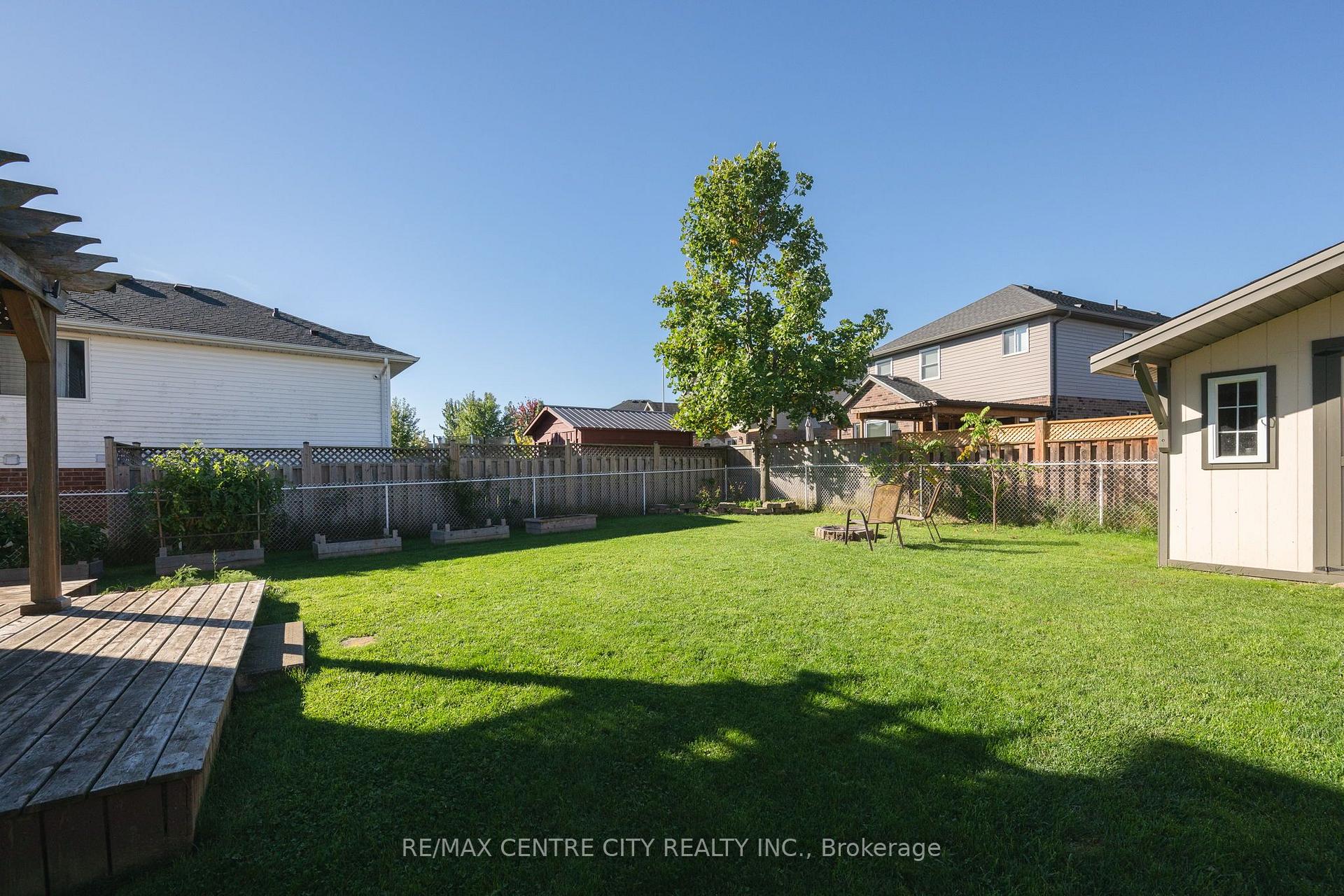 Photo 40 of 52 Pine Valley Drive, St. Thomas — HOMEH