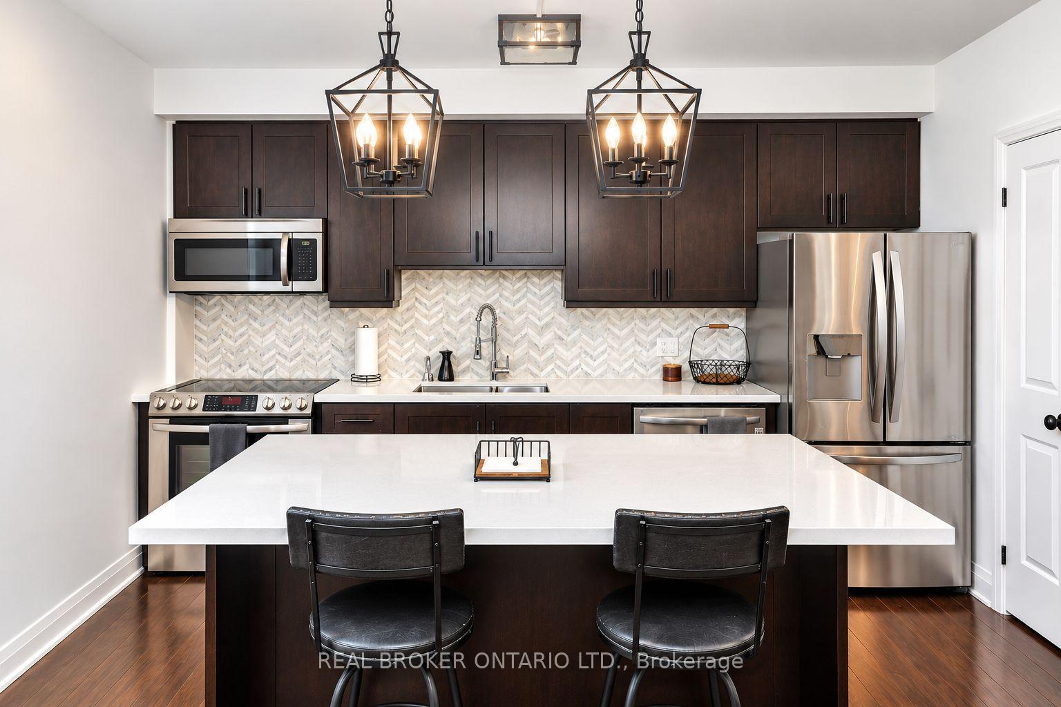 Photo 2 of Unit 111, 12 Woodstream Boulevard, Vaughan, Vaughan Grove — HOMEH