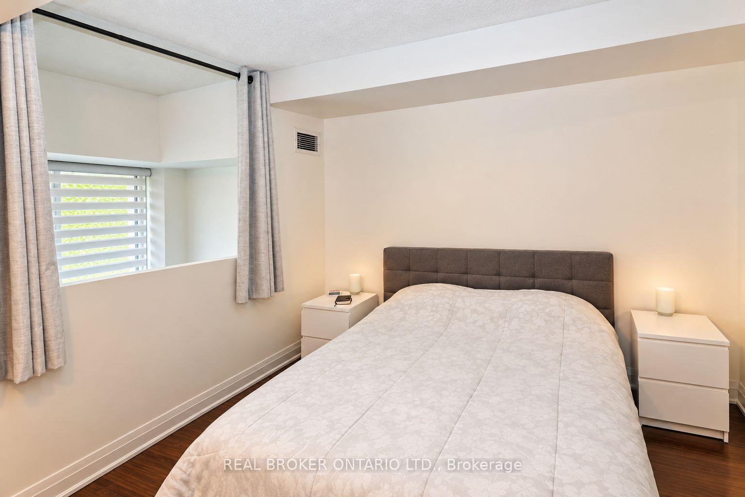 Photo 5 of Unit 111, 12 Woodstream Boulevard, Vaughan, Vaughan Grove — HOMEH