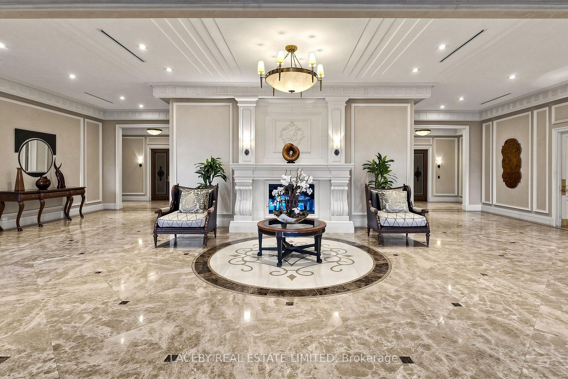 Photo 4 of Unit 509, 9235 Jane Street, Vaughan, Maple — HOMEH