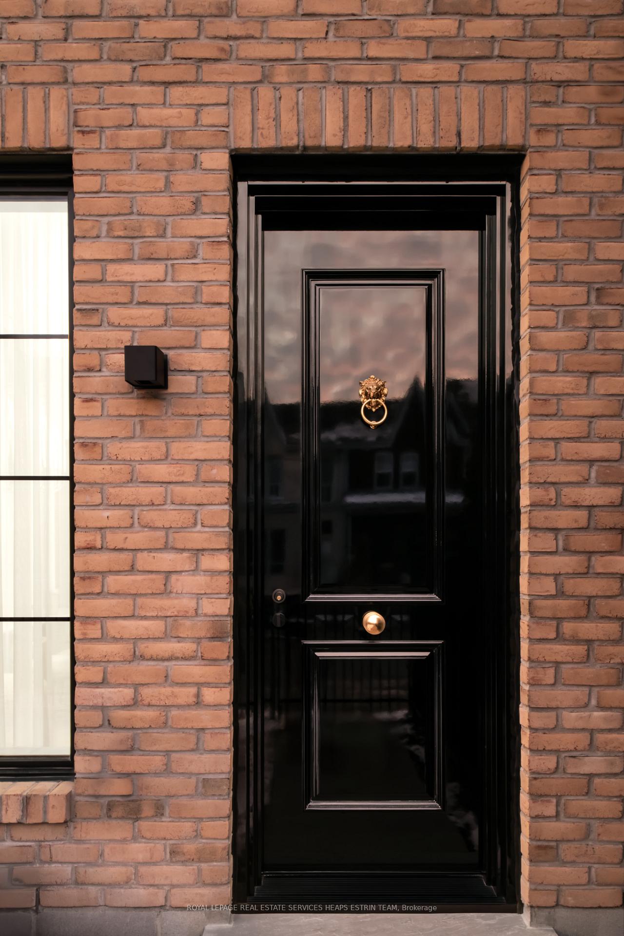 Photo 2 of 23 Lippincott Street, Toronto, Kensington-Chinatown — HOMEH
