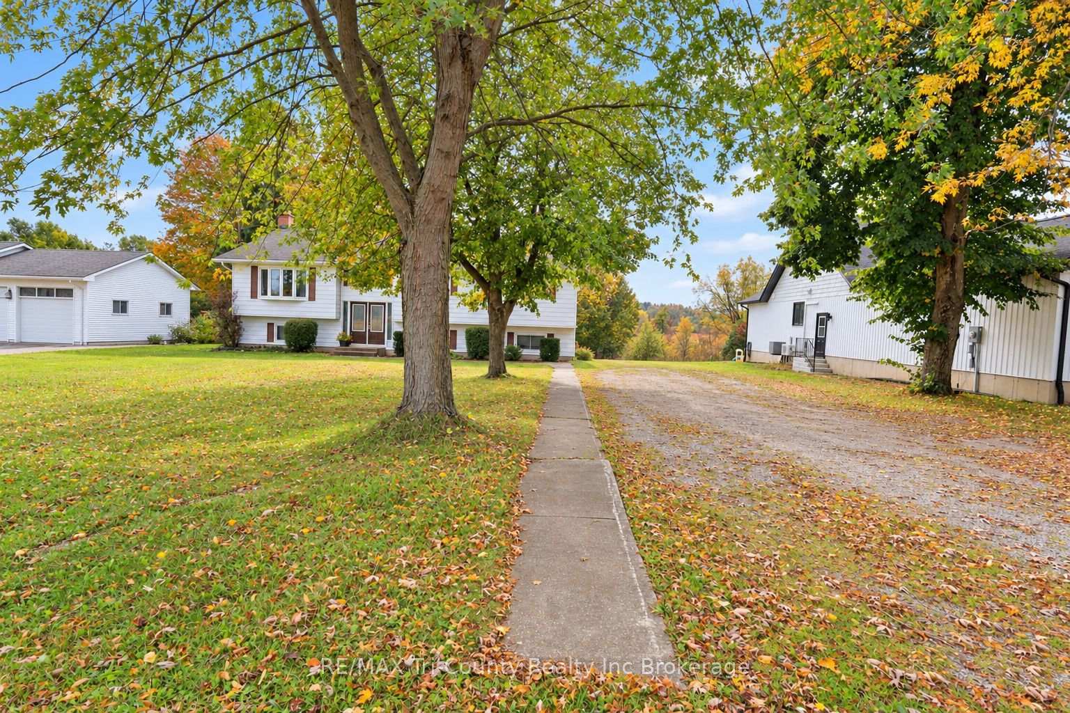 Photo 2 of 56601 Heritage Line, Bayham, Straffordville — HOMEH