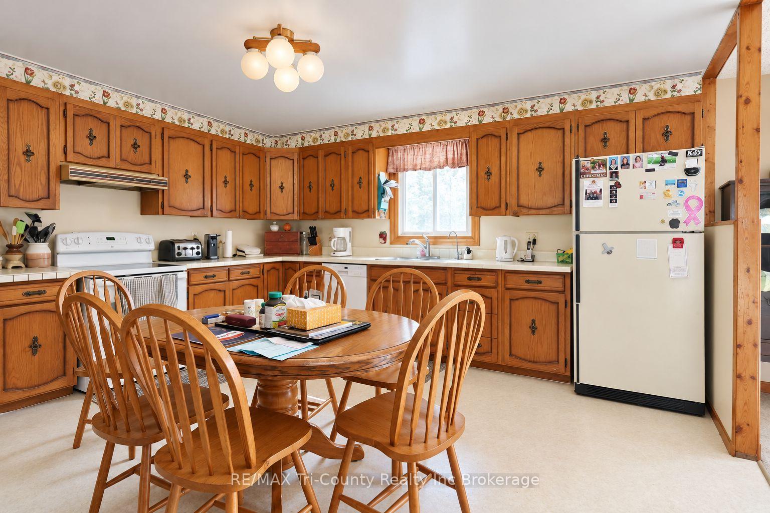 Photo 9 of 56601 Heritage Line, Bayham, Straffordville — HOMEH