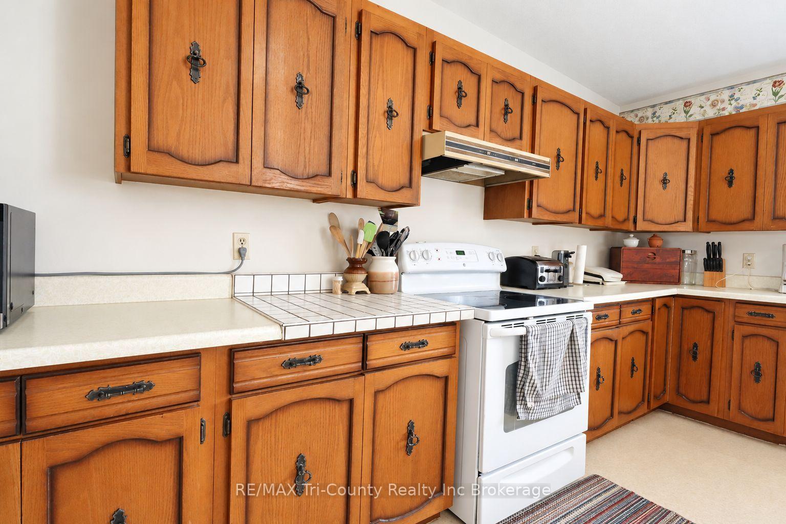 Photo 10 of 56601 Heritage Line, Bayham, Straffordville — HOMEH
