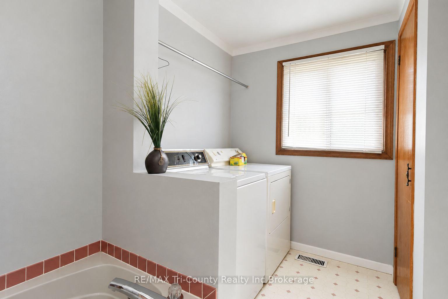 Photo 21 of 56601 Heritage Line, Bayham, Straffordville — HOMEH