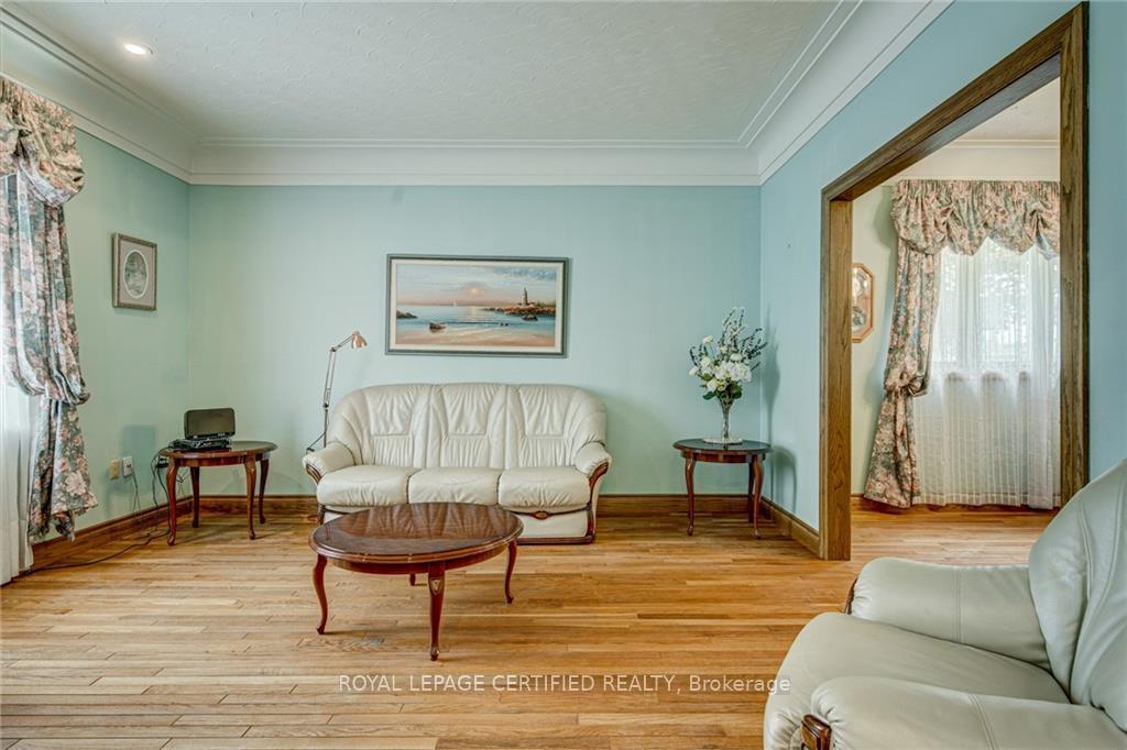 Photo 4 of Unit Upper, 1210 Upper Paradise Road, Hamilton, Carpenter — HOMEH