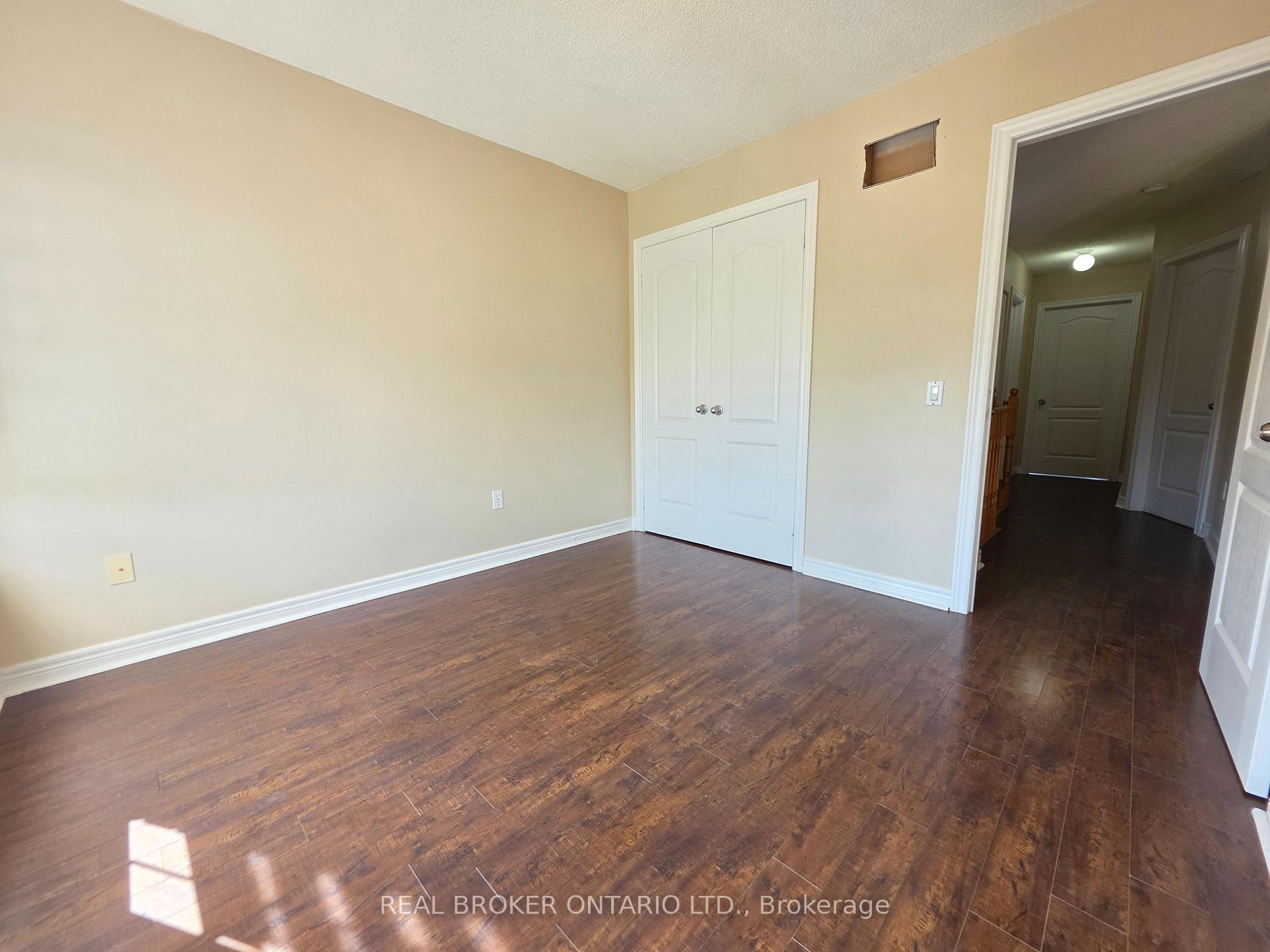Photo 12 of 922 Ledbury Crescent, Mississauga, East Credit — HOMEH
