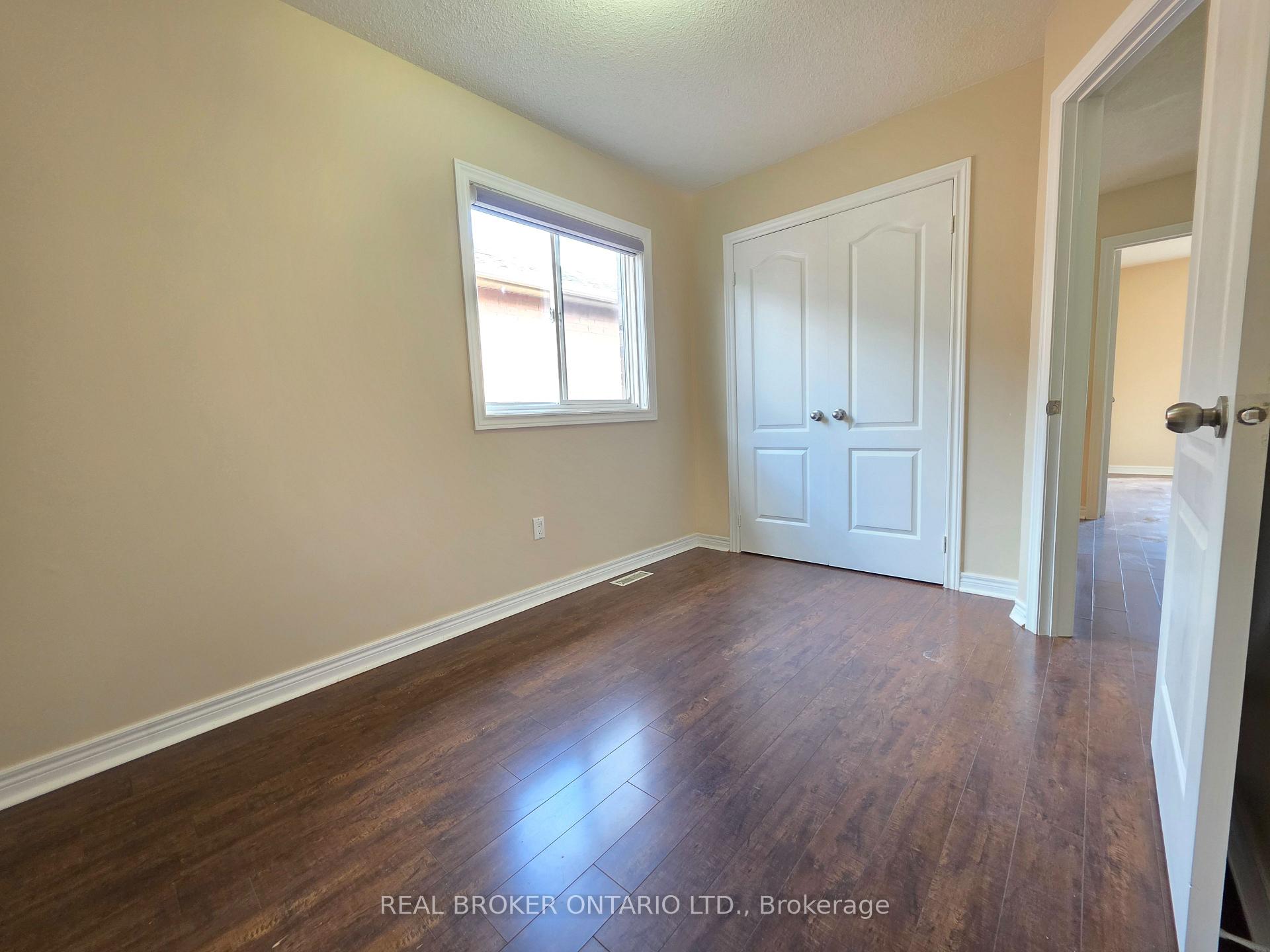 Photo 15 of 922 Ledbury Crescent, Mississauga, East Credit — HOMEH