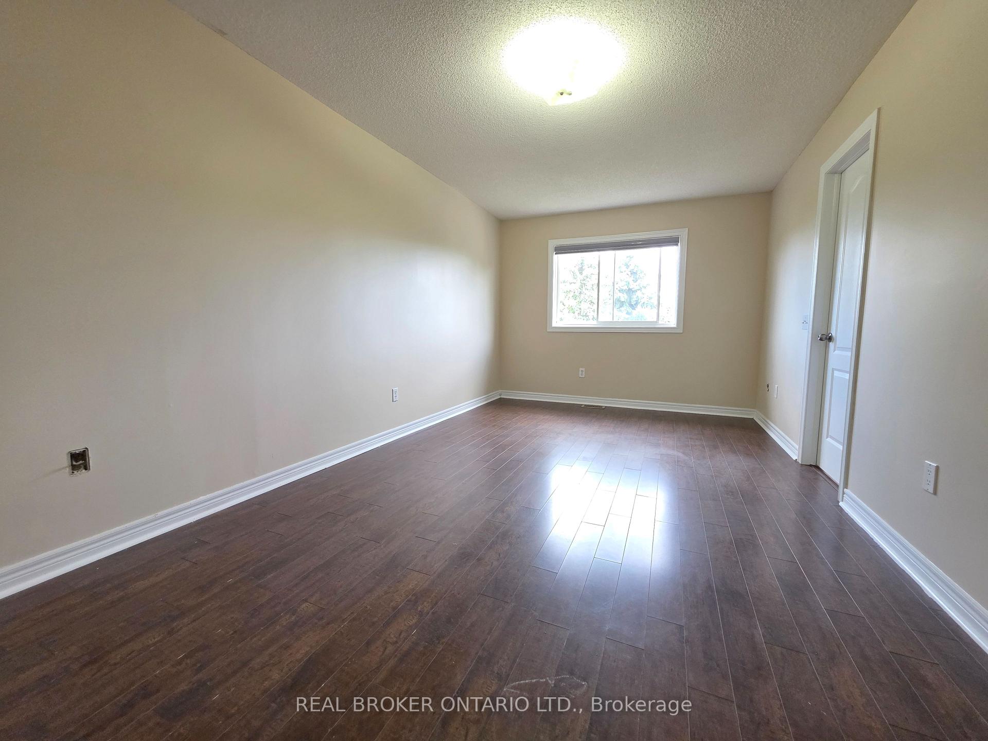 Photo 18 of 922 Ledbury Crescent, Mississauga, East Credit — HOMEH