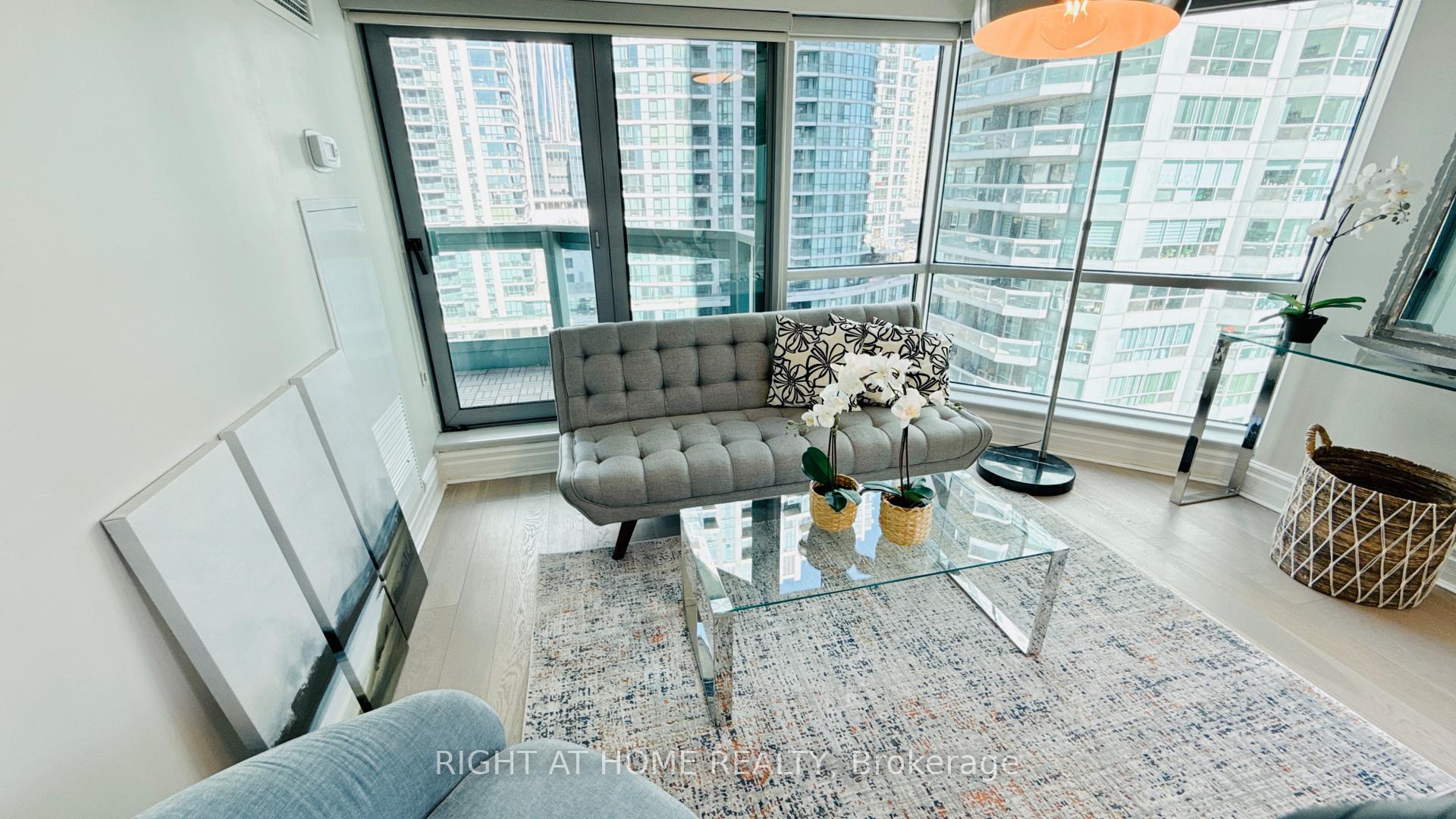 Photo 3 of Unit 1012, 10 Queens Quay W, Toronto, Waterfront Communities — HOMEH