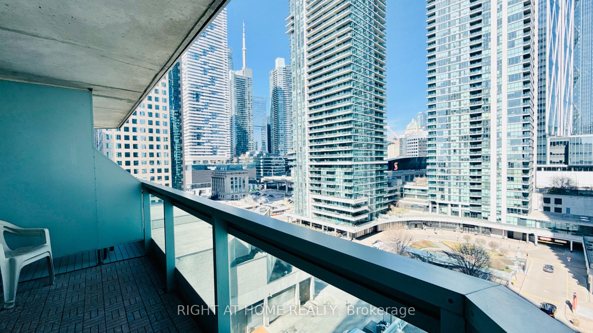 Photo 17 of Unit 1012, 10 Queens Quay W, Toronto, Waterfront Communities — HOMEH