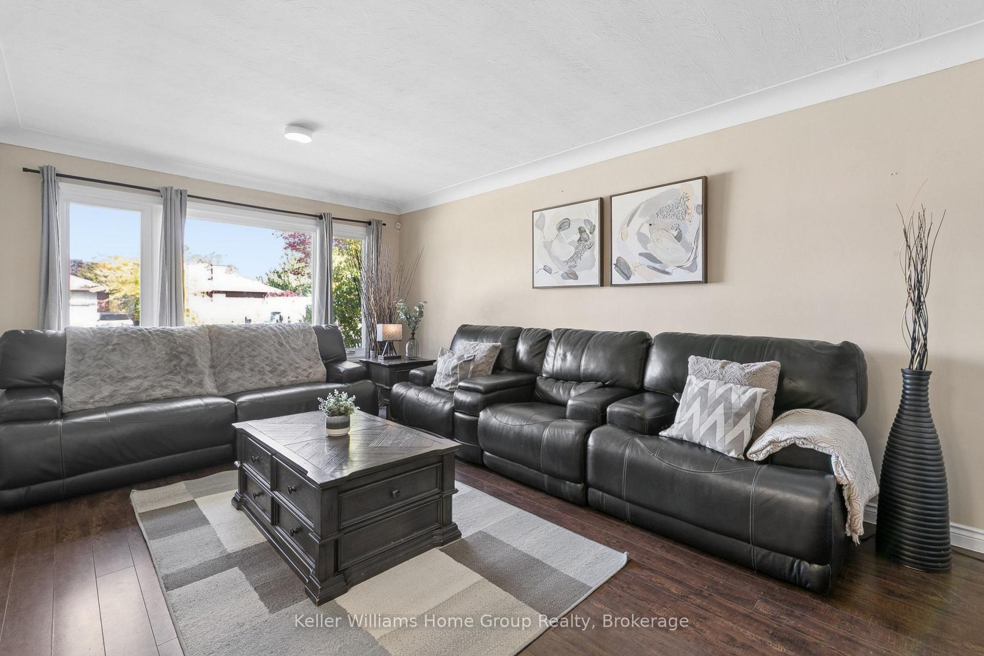 Photo 3 of 61 Fairlawn Road, Kitchener, Vanier - Kitchener — HOMEH