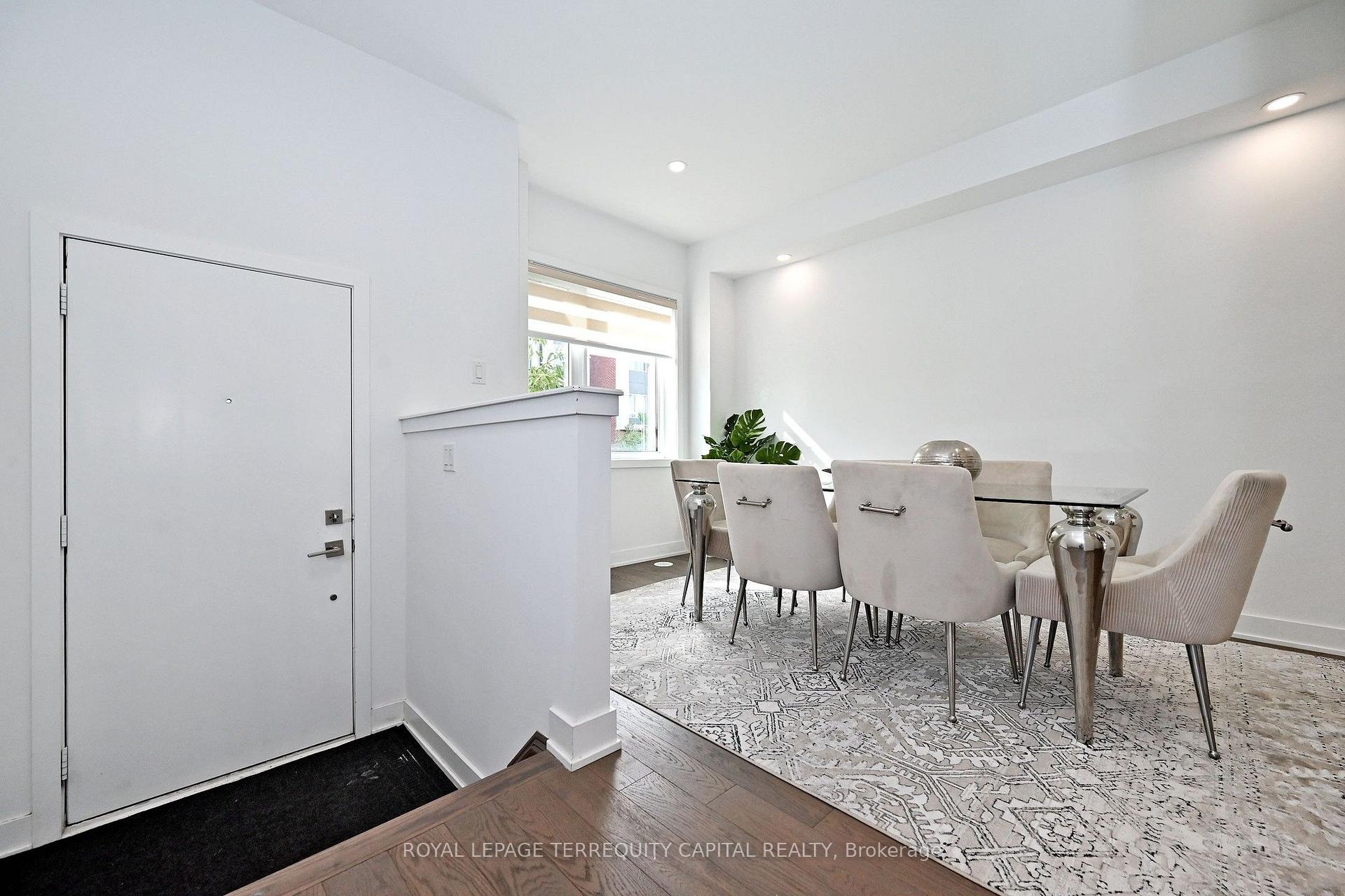 Photo 4 of 101 William Duncan Road, North York, Downsview-Roding-CFB — HOMEH