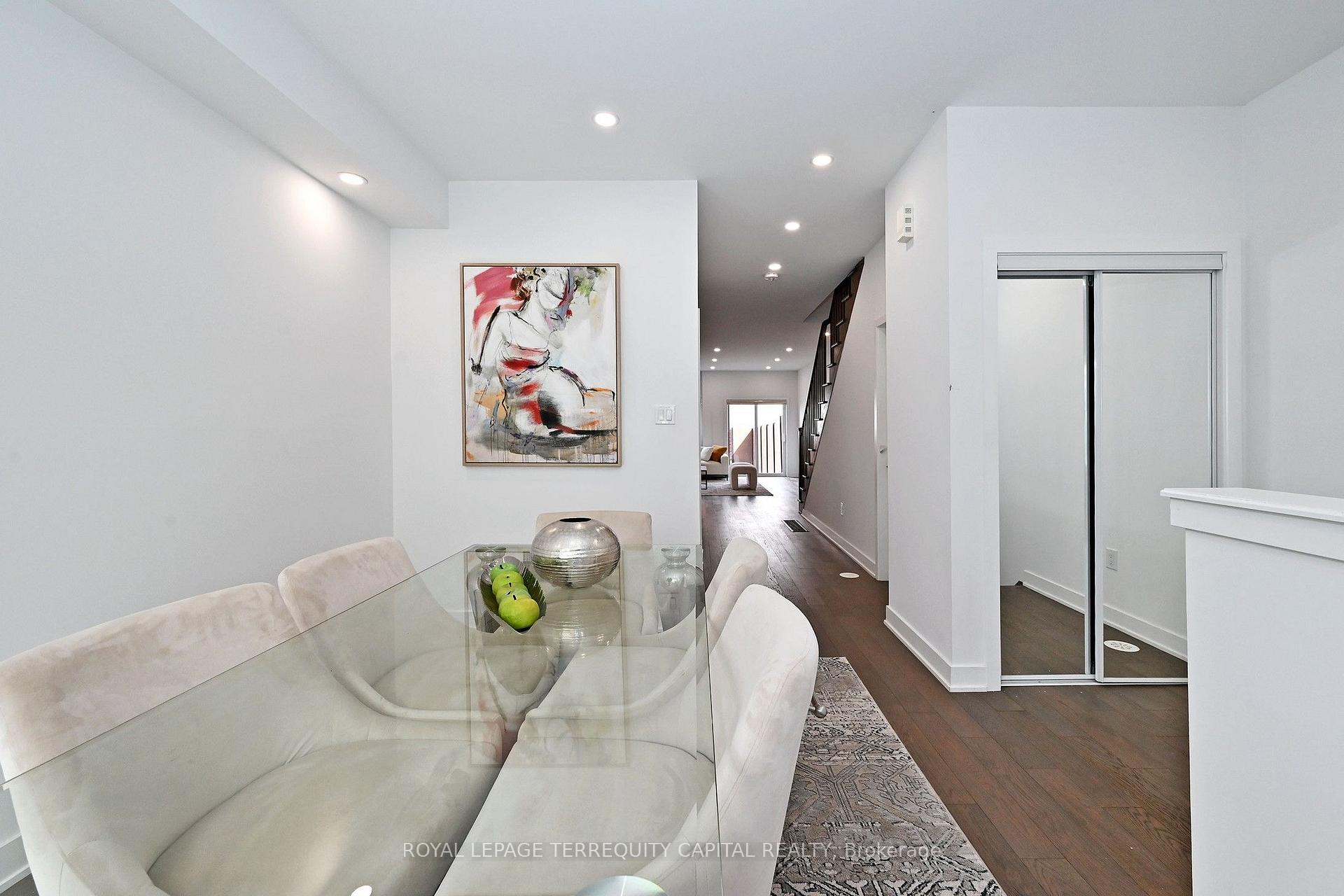 Photo 7 of 101 William Duncan Road, North York, Downsview-Roding-CFB — HOMEH