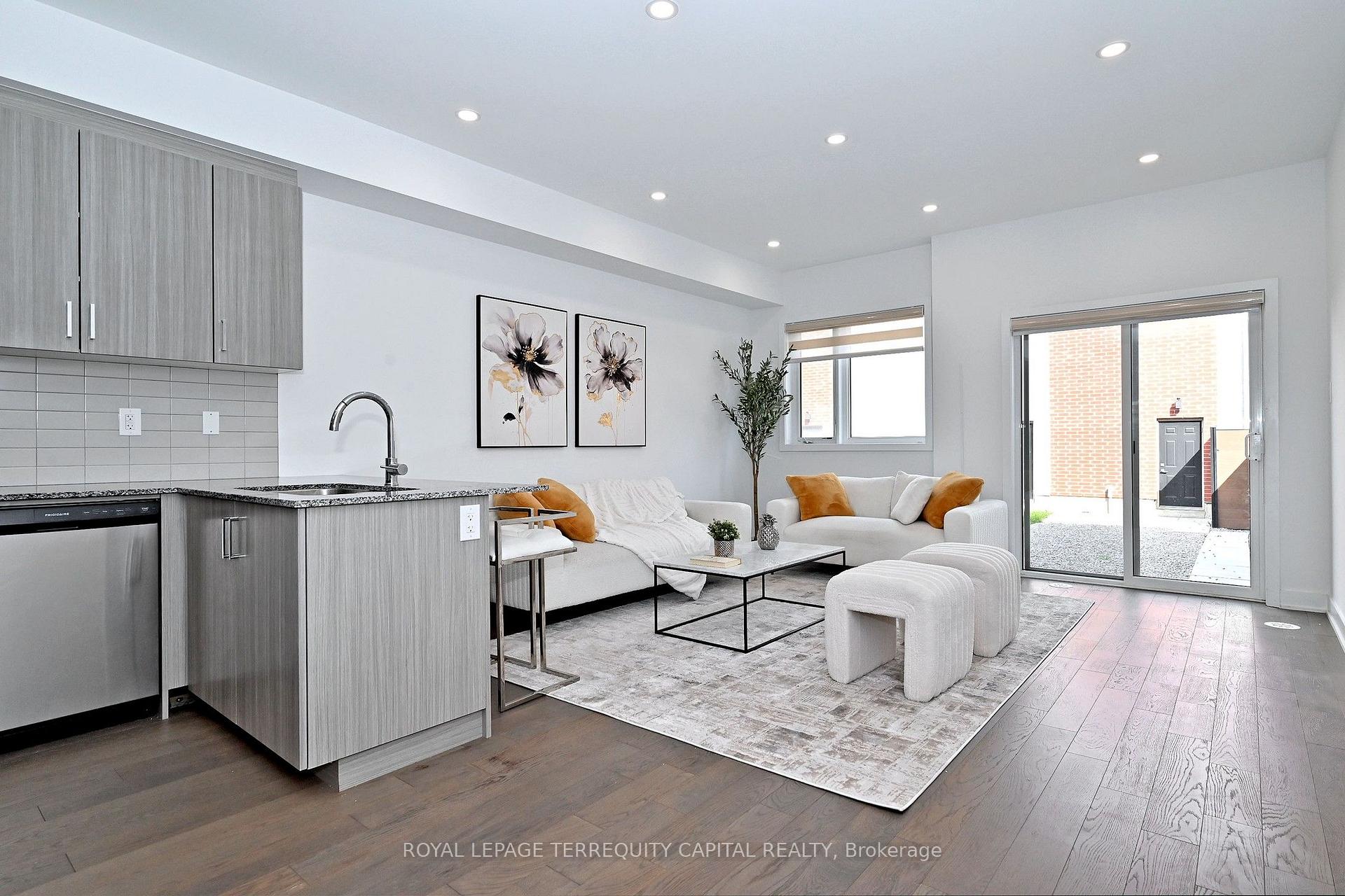 Photo 9 of 101 William Duncan Road, North York, Downsview-Roding-CFB — HOMEH