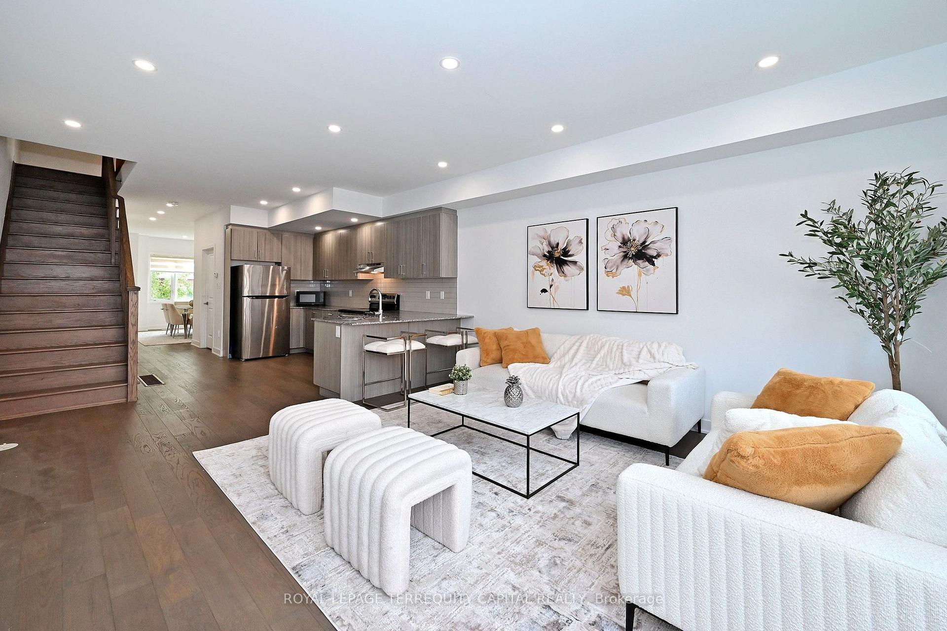 Photo 11 of 101 William Duncan Road, North York, Downsview-Roding-CFB — HOMEH