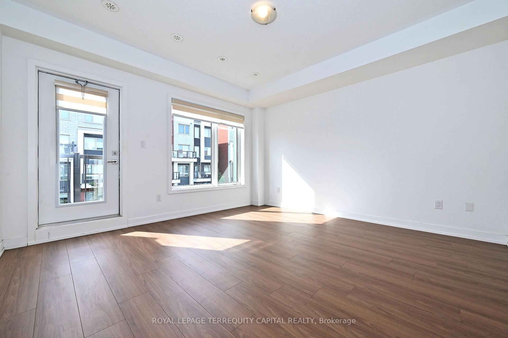 Photo 17 of 101 William Duncan Road, North York, Downsview-Roding-CFB — HOMEH