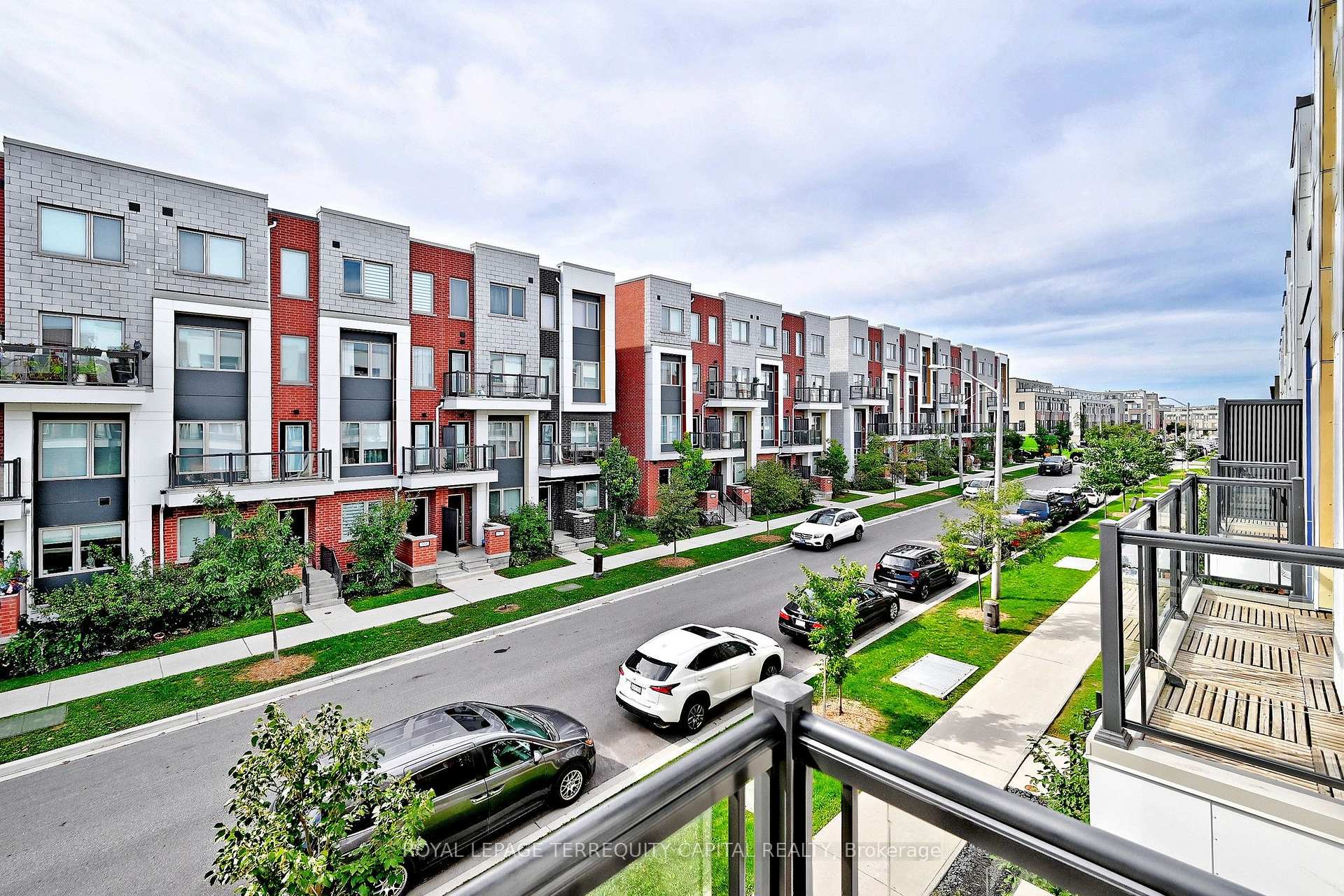 Photo 19 of 101 William Duncan Road, North York, Downsview-Roding-CFB — HOMEH