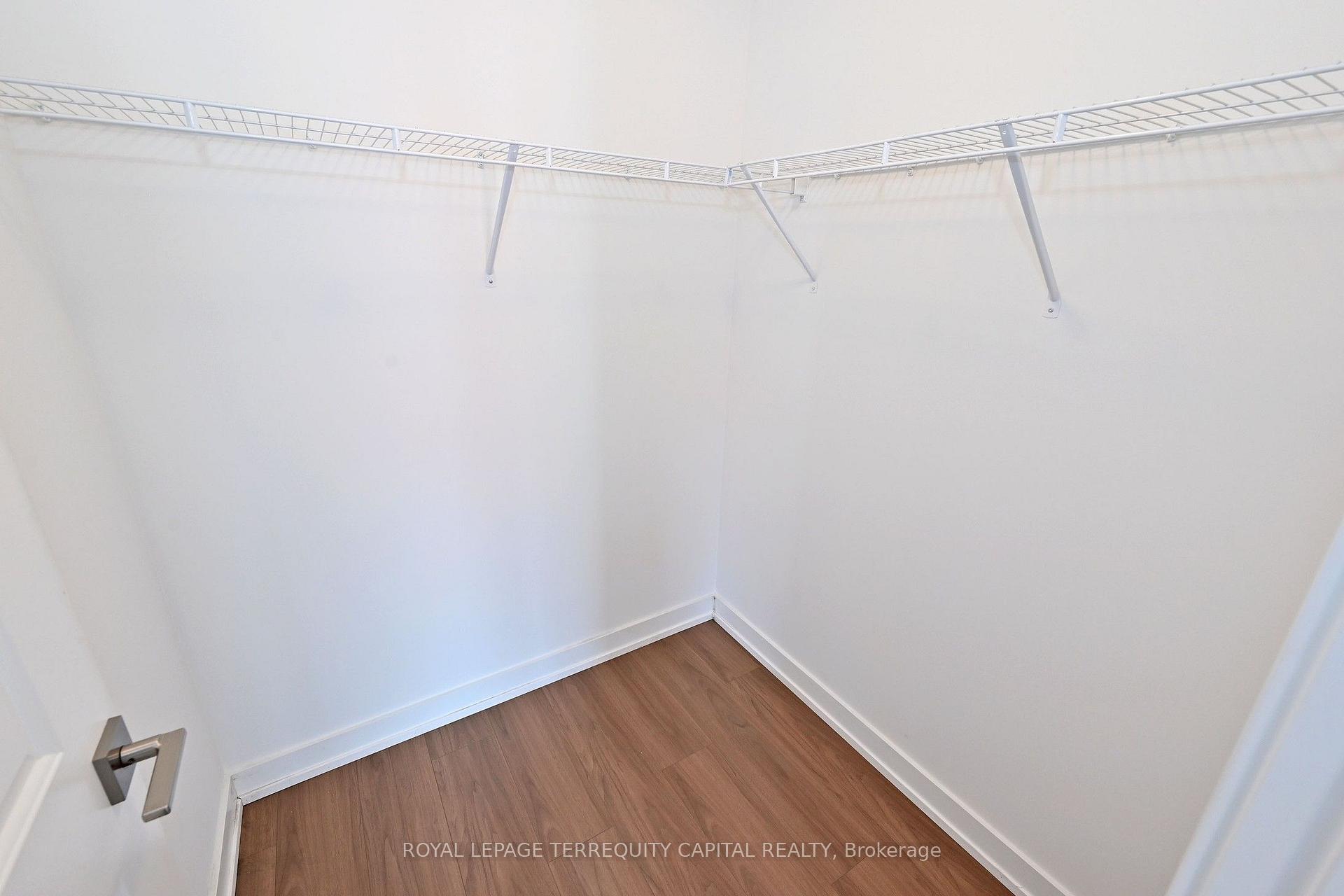 Photo 24 of 101 William Duncan Road, North York, Downsview-Roding-CFB — HOMEH
