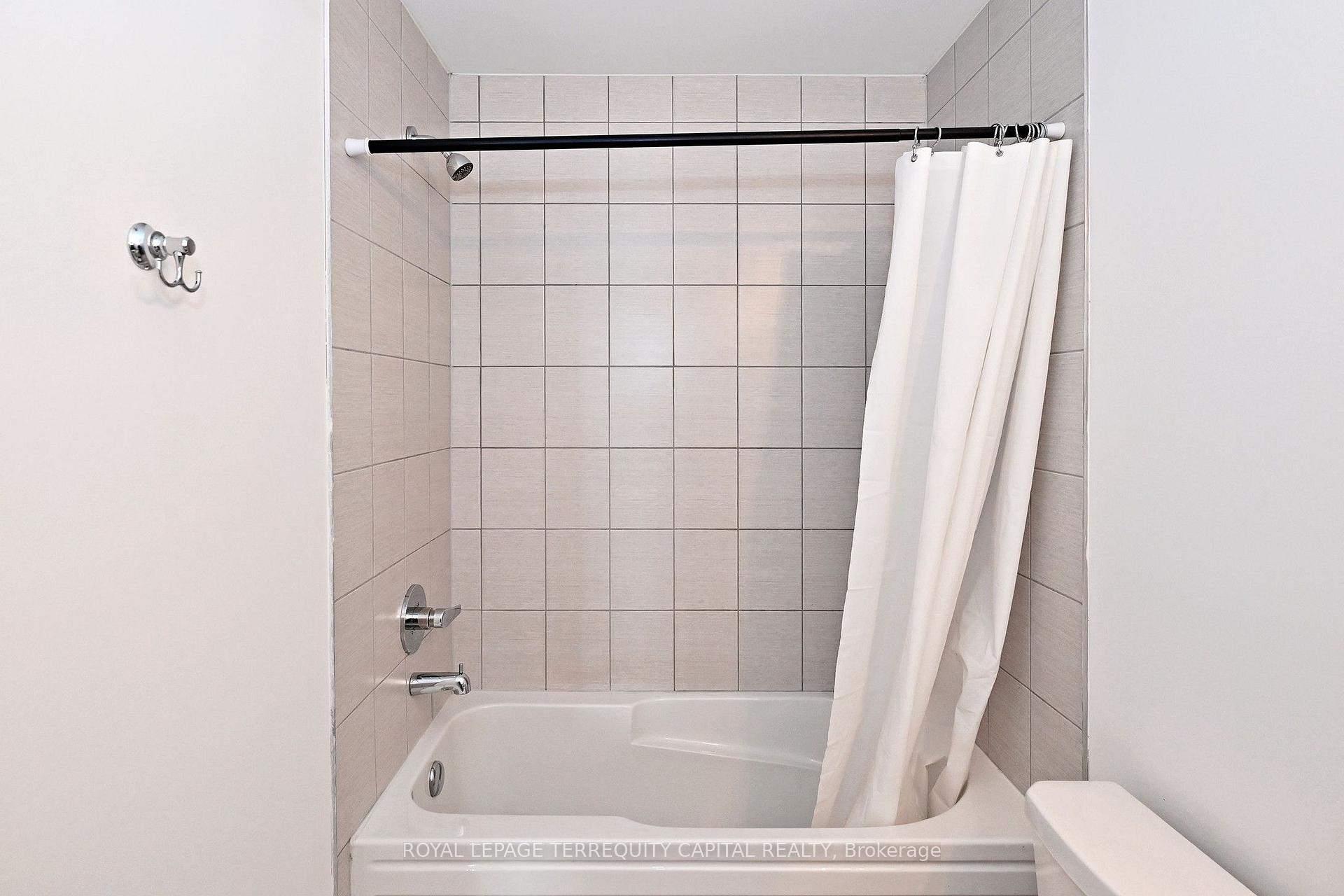 Photo 26 of 101 William Duncan Road, North York, Downsview-Roding-CFB — HOMEH