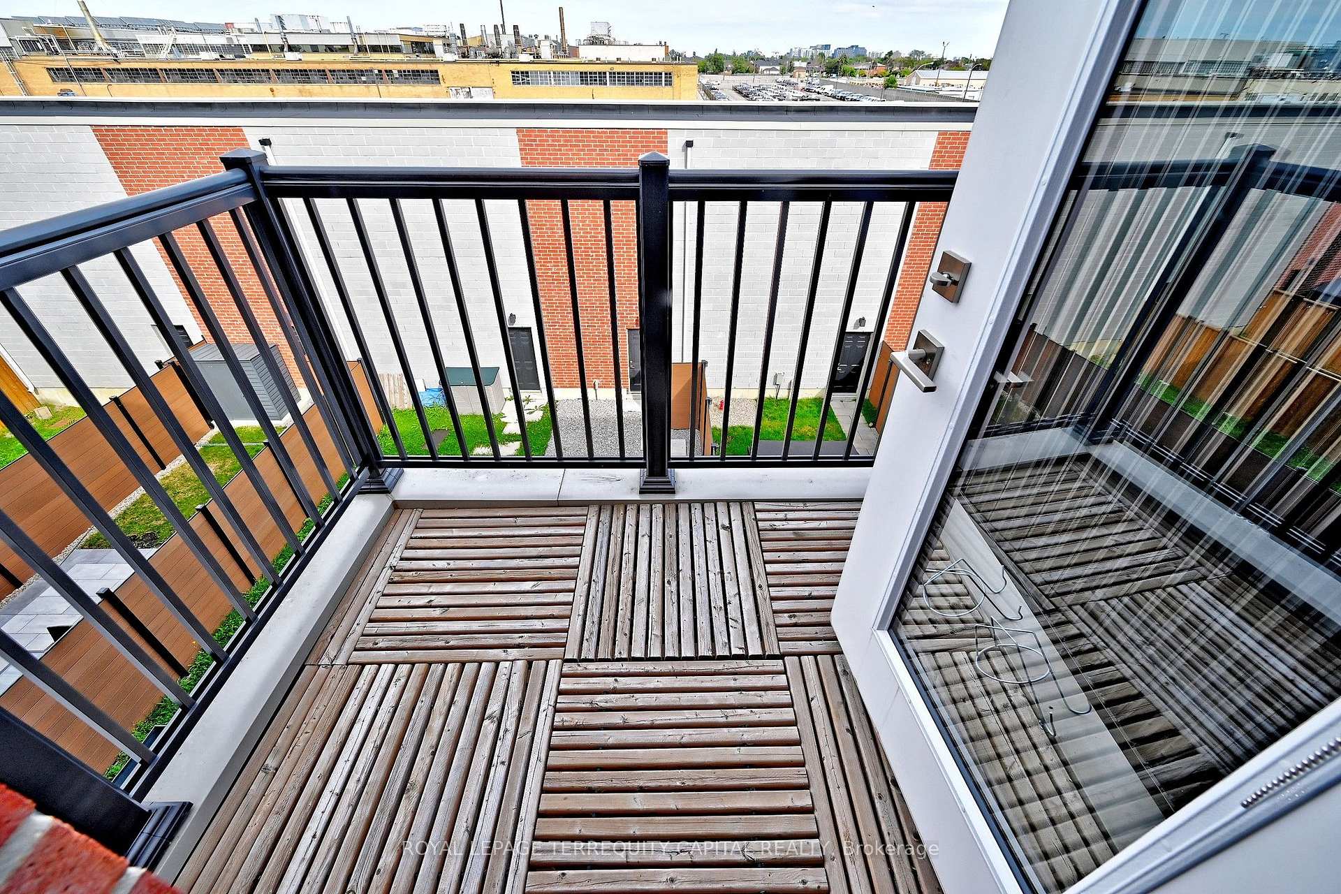 Photo 29 of 101 William Duncan Road, North York, Downsview-Roding-CFB — HOMEH