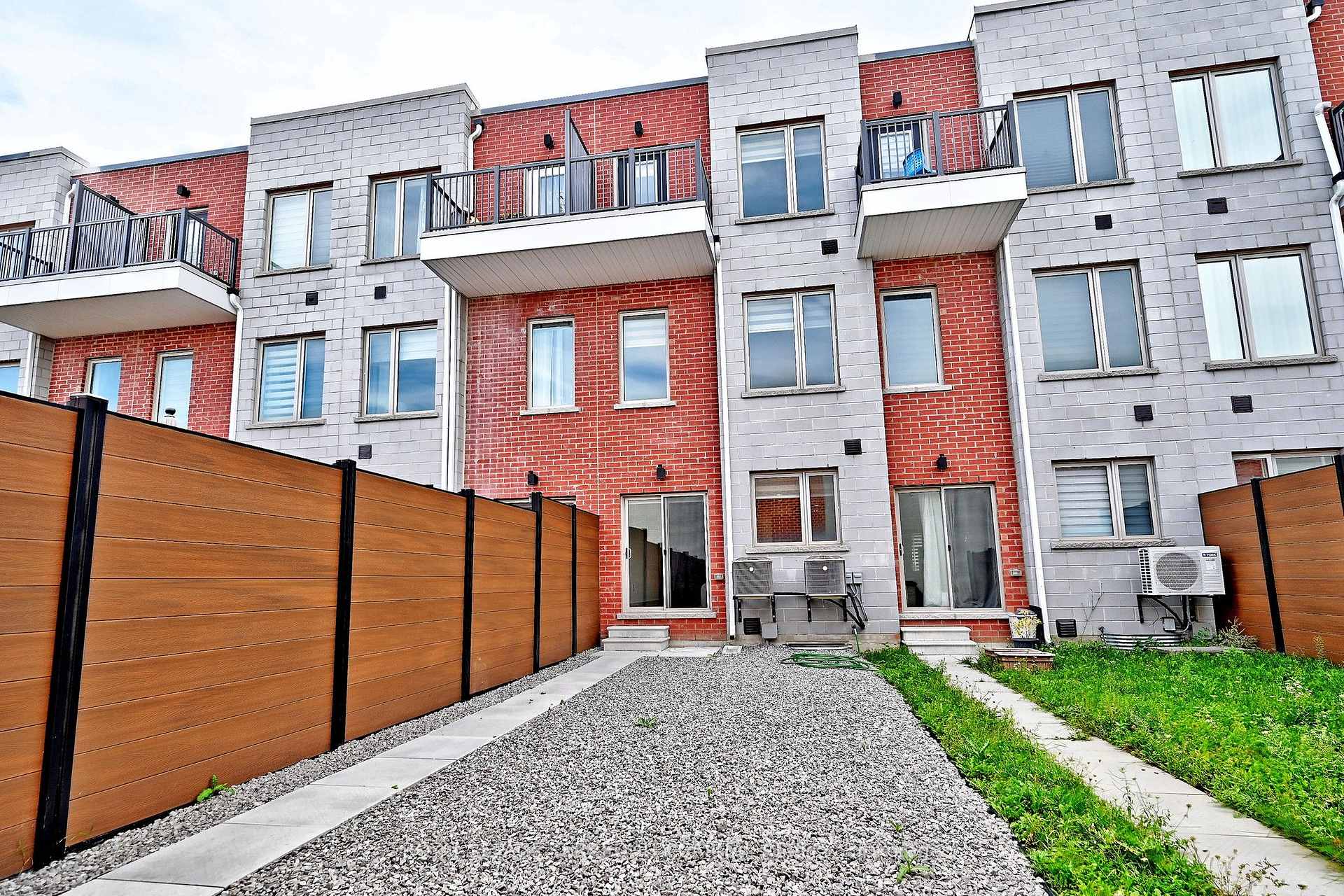 Photo 43 of 101 William Duncan Road, North York, Downsview-Roding-CFB — HOMEH