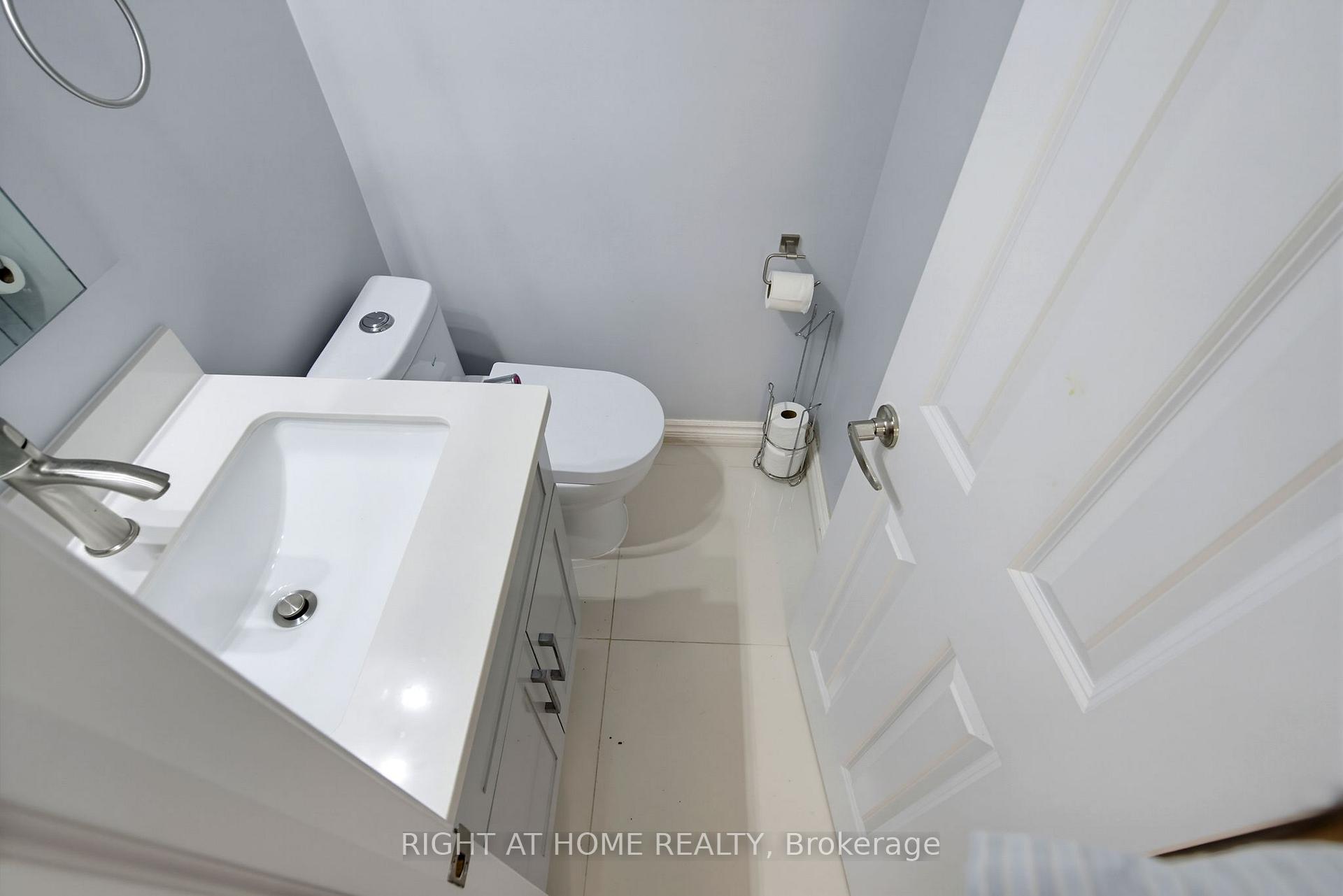 Photo 12 of 75 Bloomington Crescent, North York, Black Creek — HOMEH
