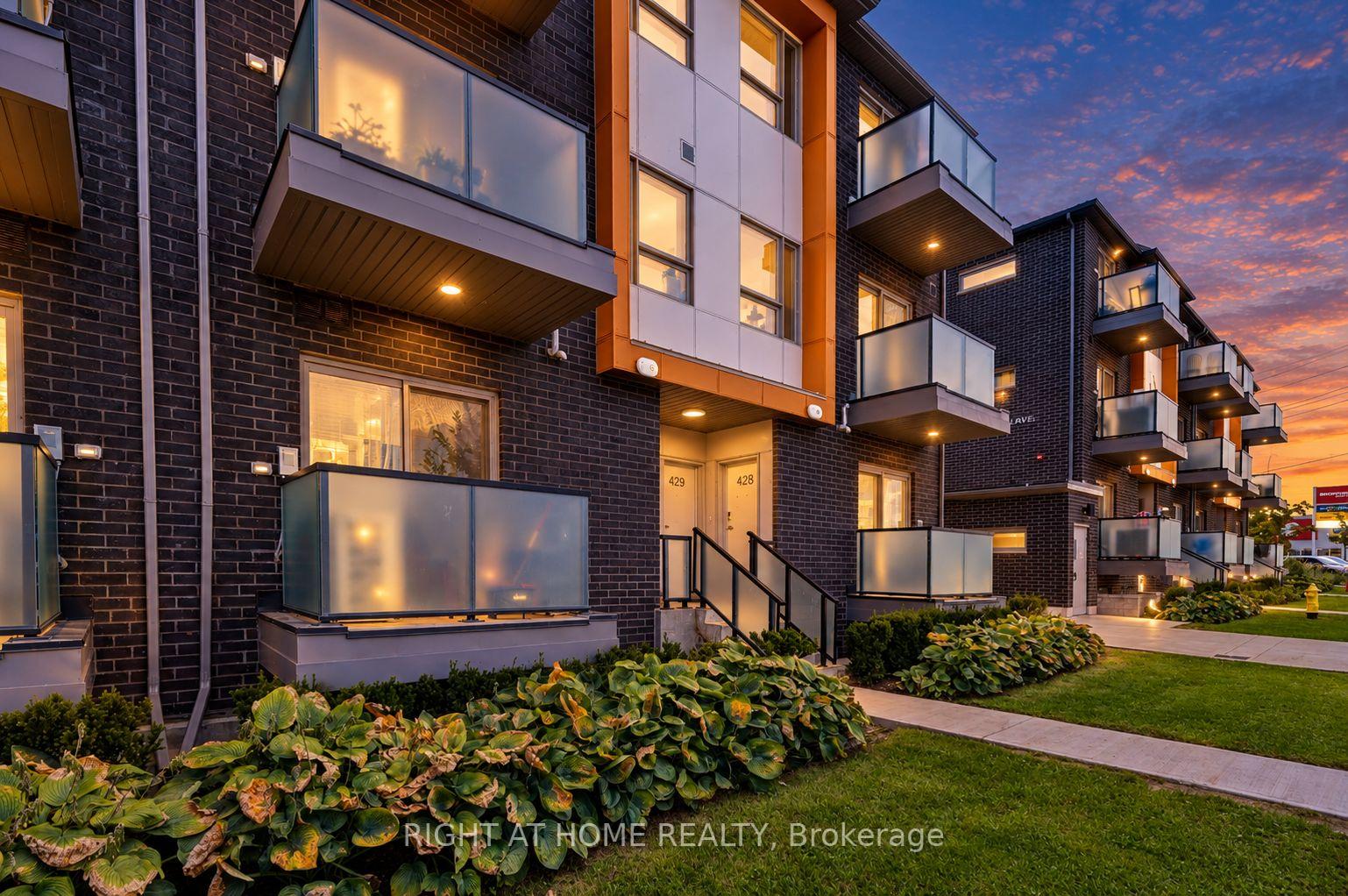 Photo 4 of Unit 429, 2789 Eglinton Avenue E, Scarborough, Eglinton East — HOMEH
