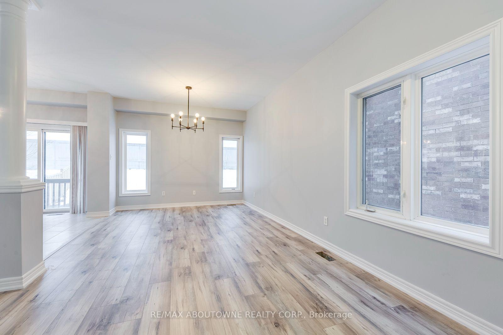 Photo 3 of 5160 Bird Boulevard, Burlington, Orchard — HOMEH