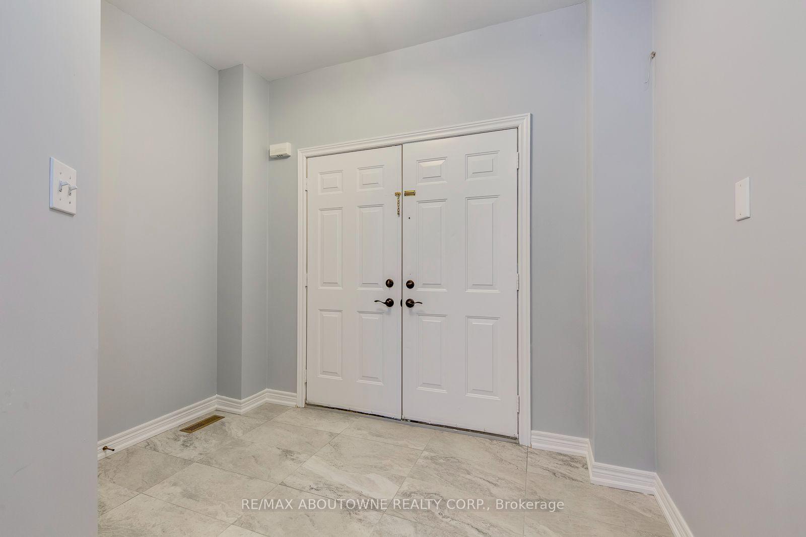 Photo 7 of 5160 Bird Boulevard, Burlington, Orchard — HOMEH