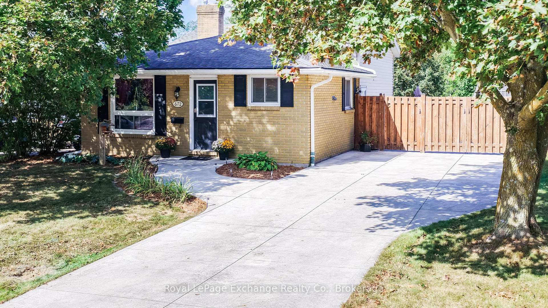 Photo of 672 Palmateer Drive