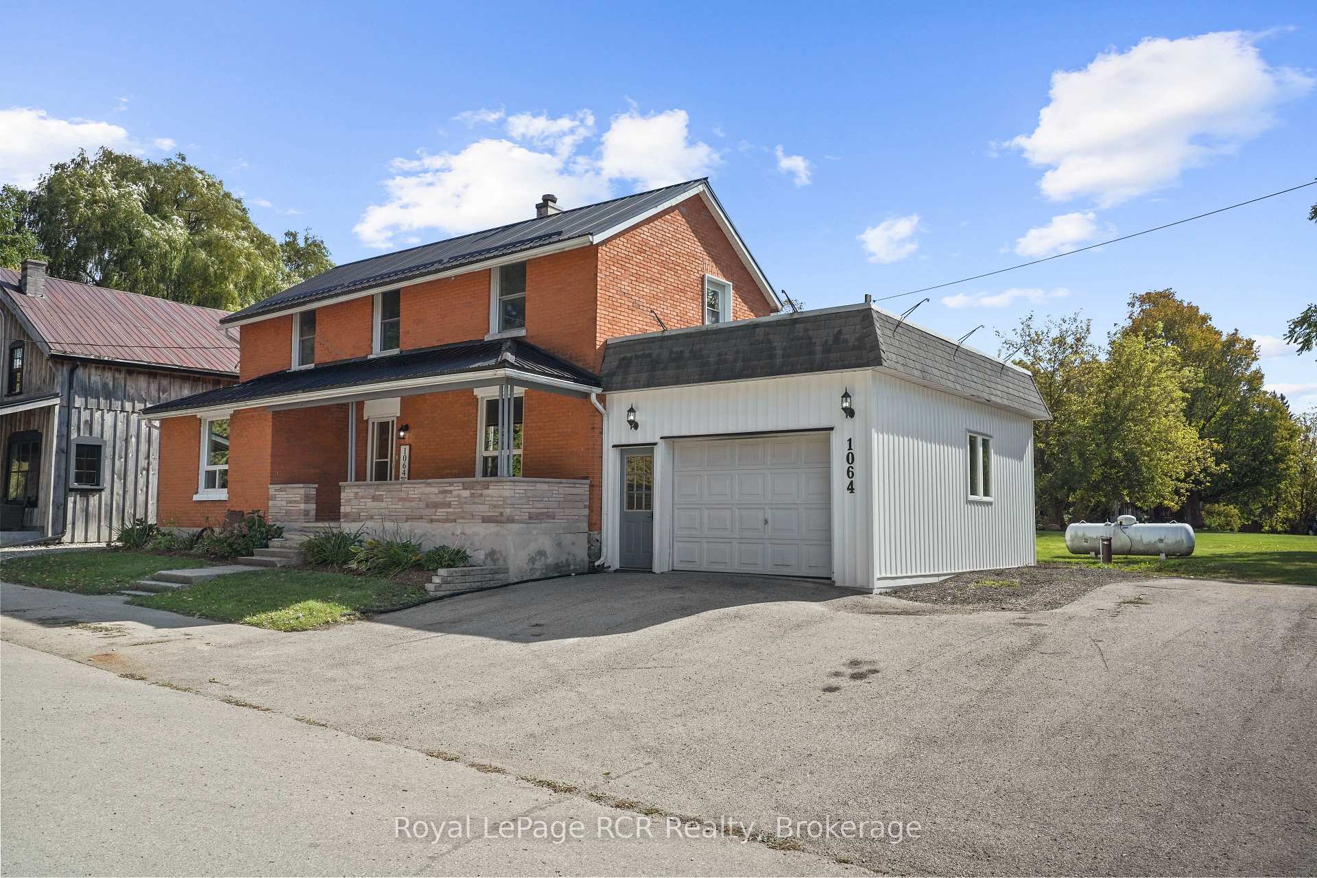 Photo 2 of 1064 Mill Street, Howick — HOMEH