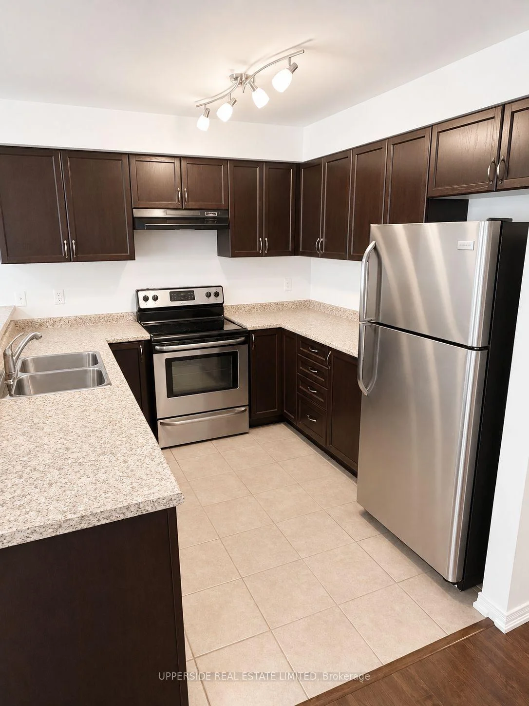 Photo 4 of 2084 Gibson Street, Innisfil, Alcona — HOMEH