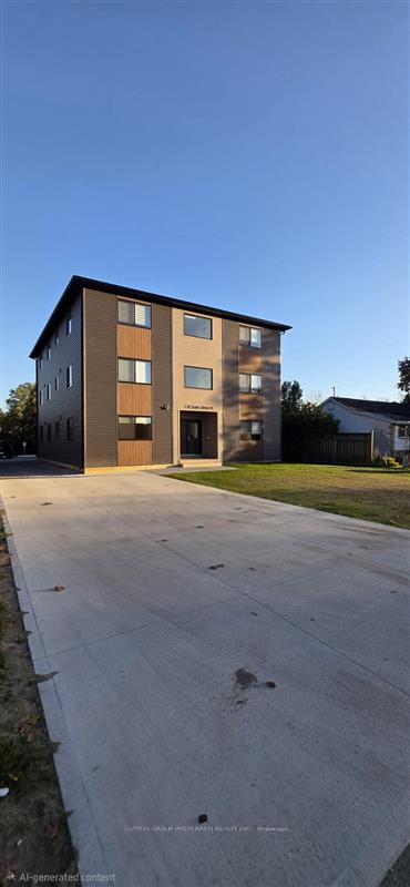 Photo 2 of Unit 4, 118 Scott Street, Strathroy-Caradoc, SE — HOMEH