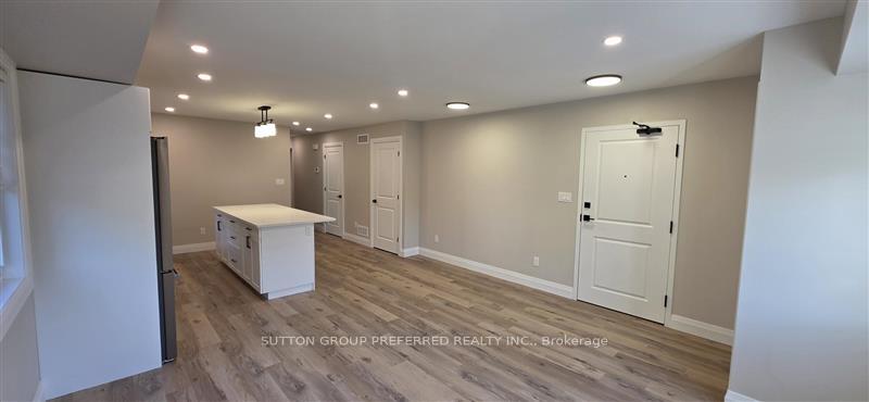 Photo 5 of Unit 4, 118 Scott Street, Strathroy-Caradoc, SE — HOMEH