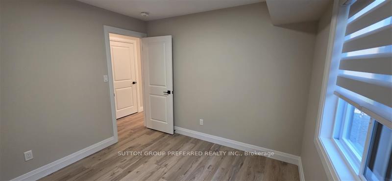 Photo 10 of Unit 4, 118 Scott Street, Strathroy-Caradoc, SE — HOMEH