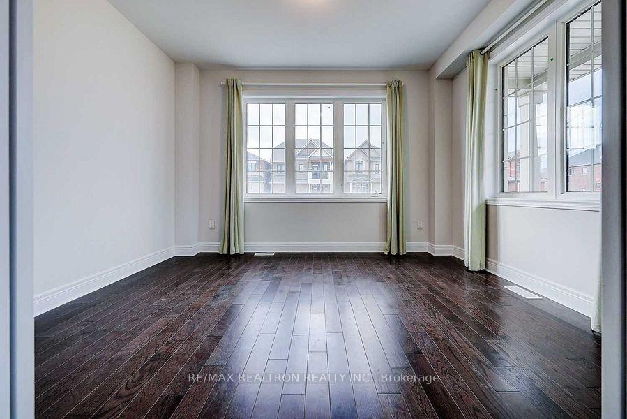 Photo 6 of 78 Jinnah Avenue, Markham, Middlefield — HOMEH