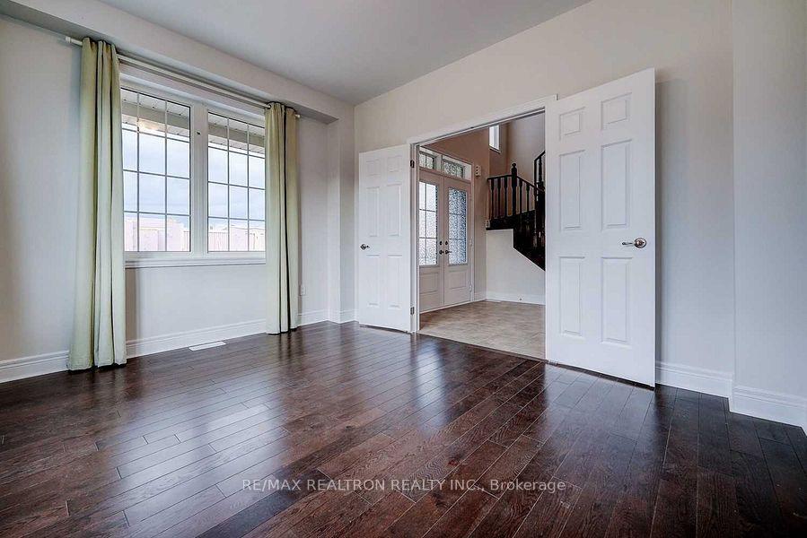 Photo 7 of 78 Jinnah Avenue, Markham, Middlefield — HOMEH