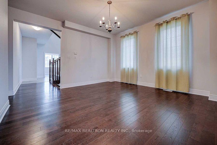 Photo 9 of 78 Jinnah Avenue, Markham, Middlefield — HOMEH