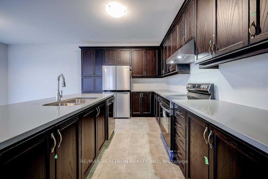 Photo 16 of 78 Jinnah Avenue, Markham, Middlefield — HOMEH